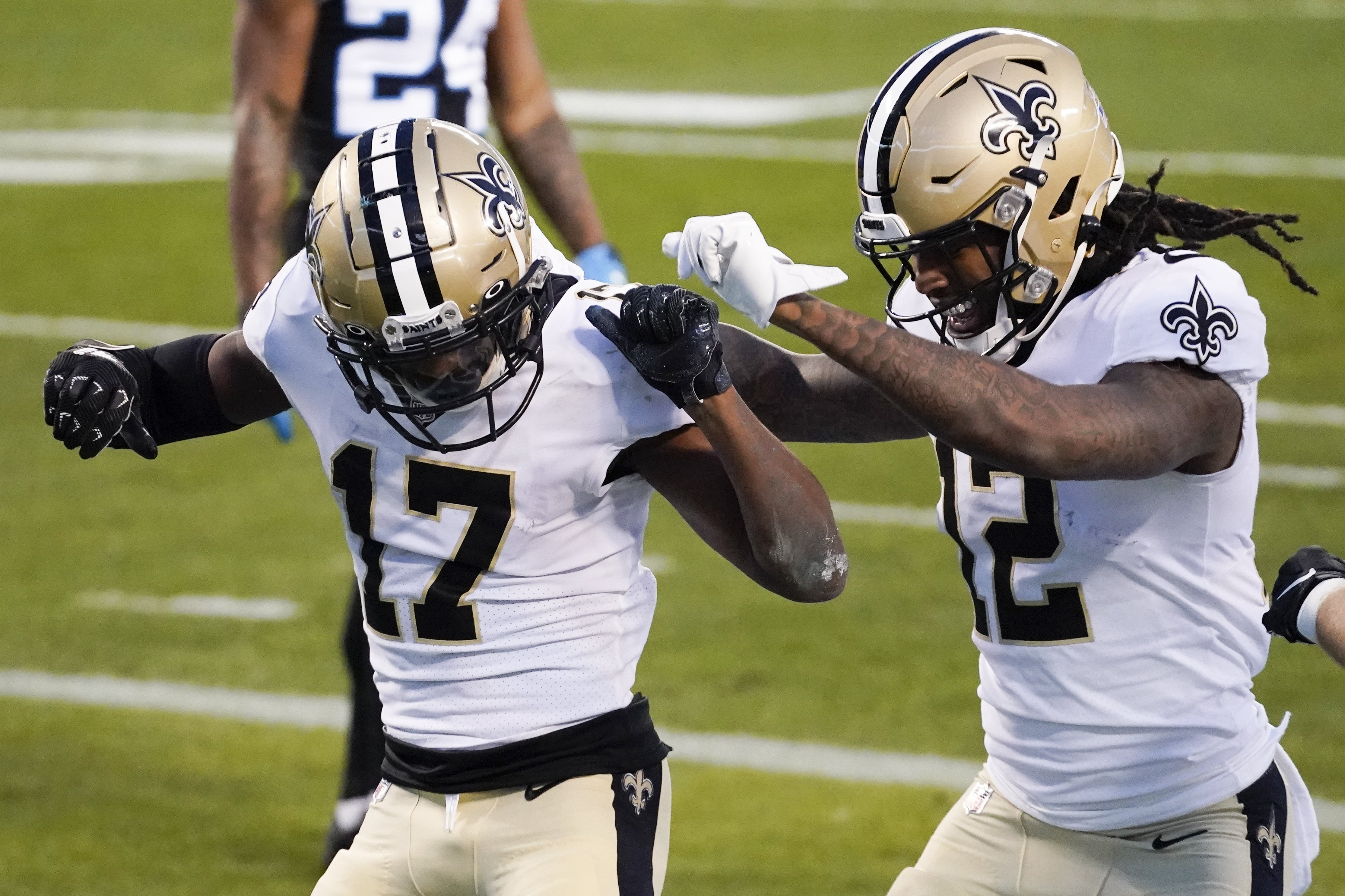 Saints rout Panthers 33-7 to earn No. 2 seed in NFC playoffs