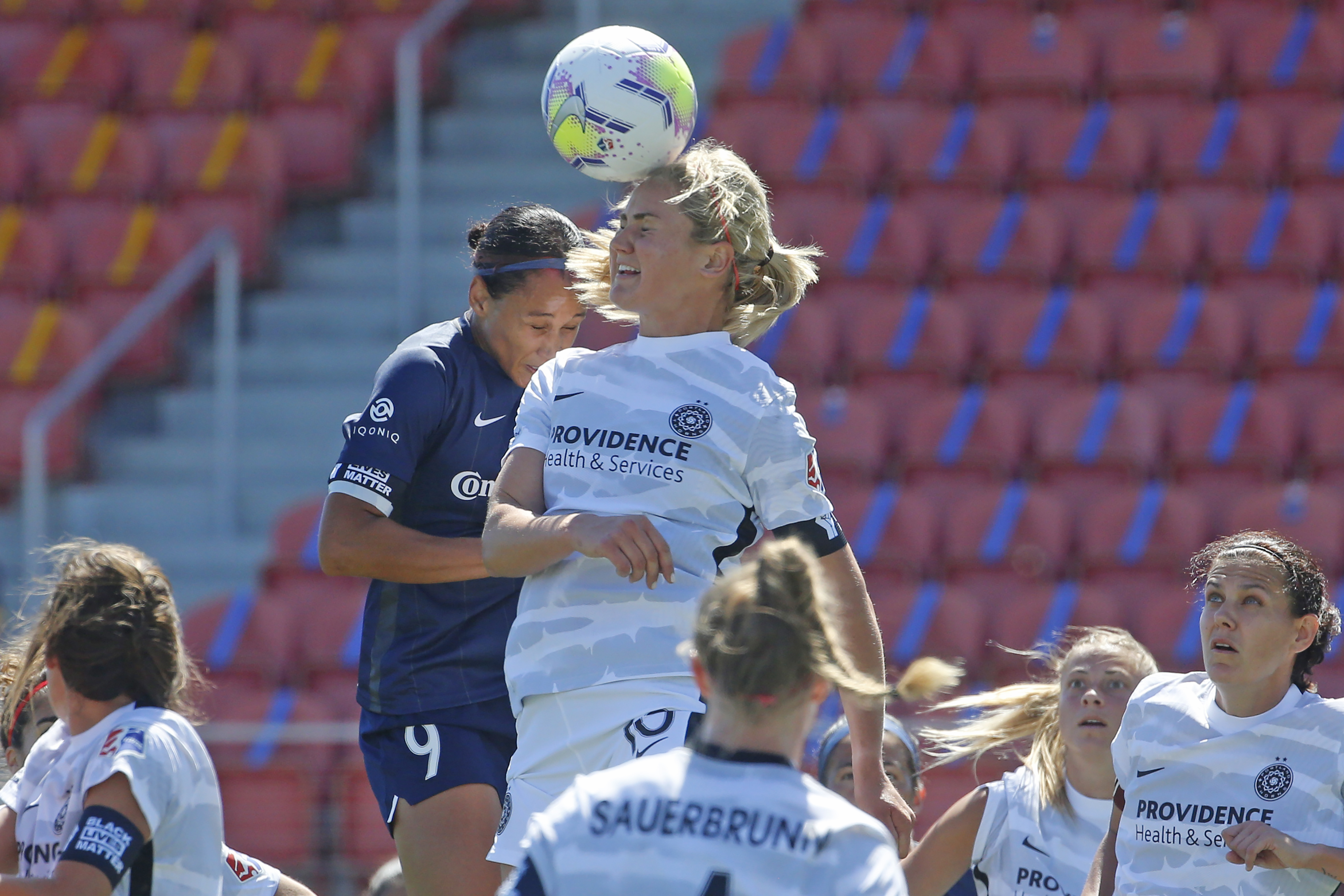 lindsey horan thorns jersey