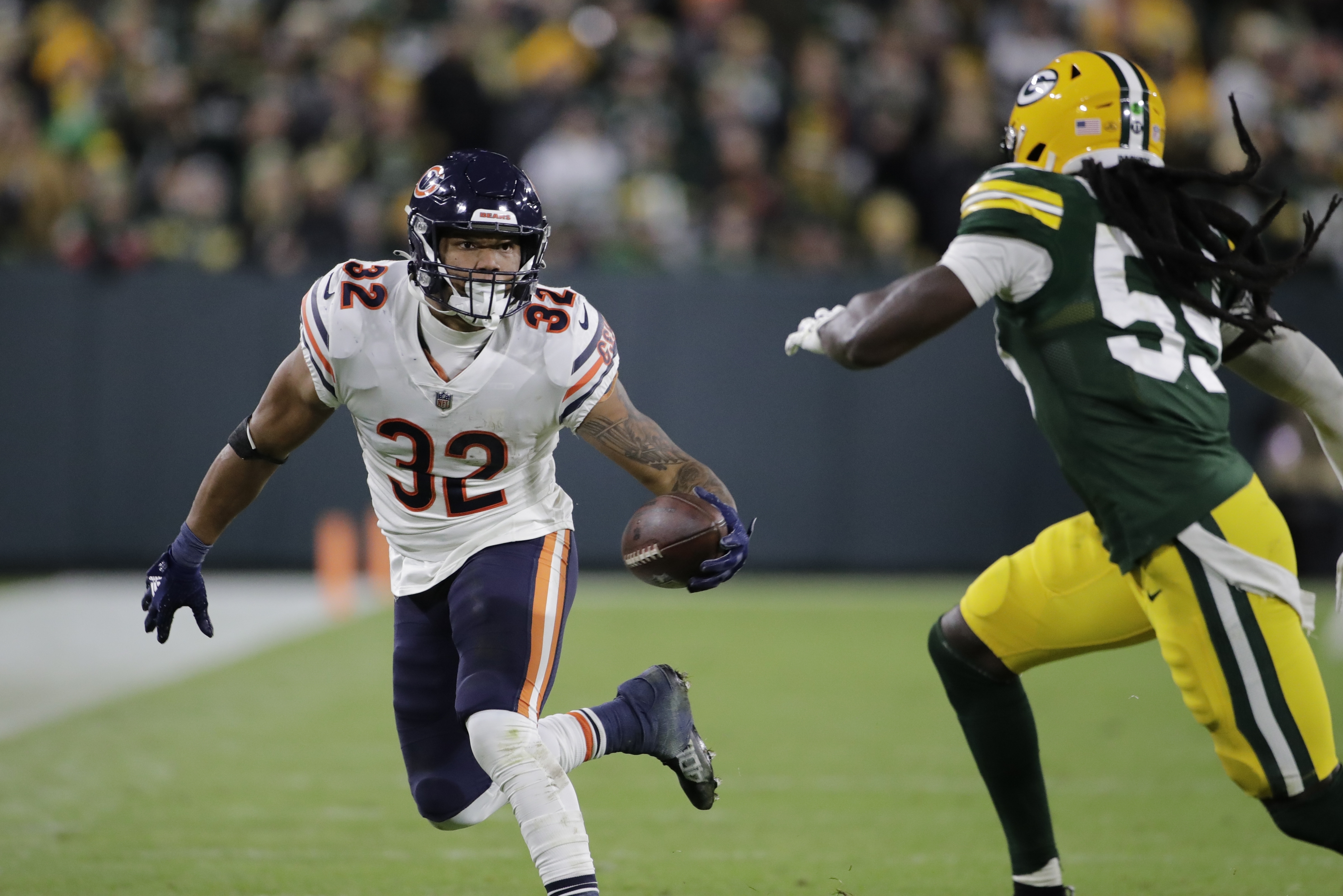 Bears vs Packers: Aaron Rodgers throws 4 TD passes in big win for Green Bay