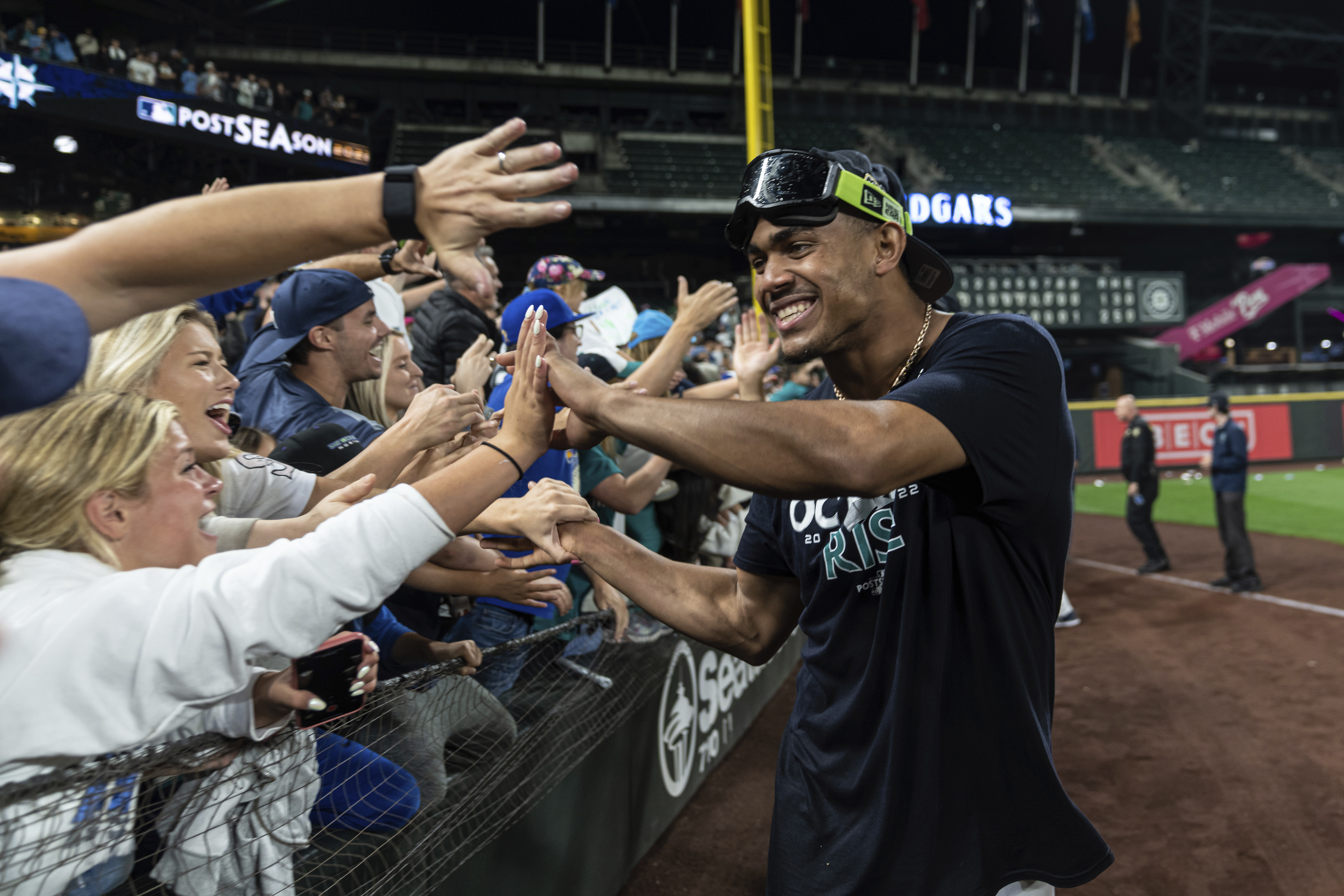 Topps - Playoff bound 💪 Cal Raleigh just ended the Seattle Mariners'  20-year playoff drought with a walk-off home run! The postseason is coming,  and #ToppsNOW lets you collect all the latest