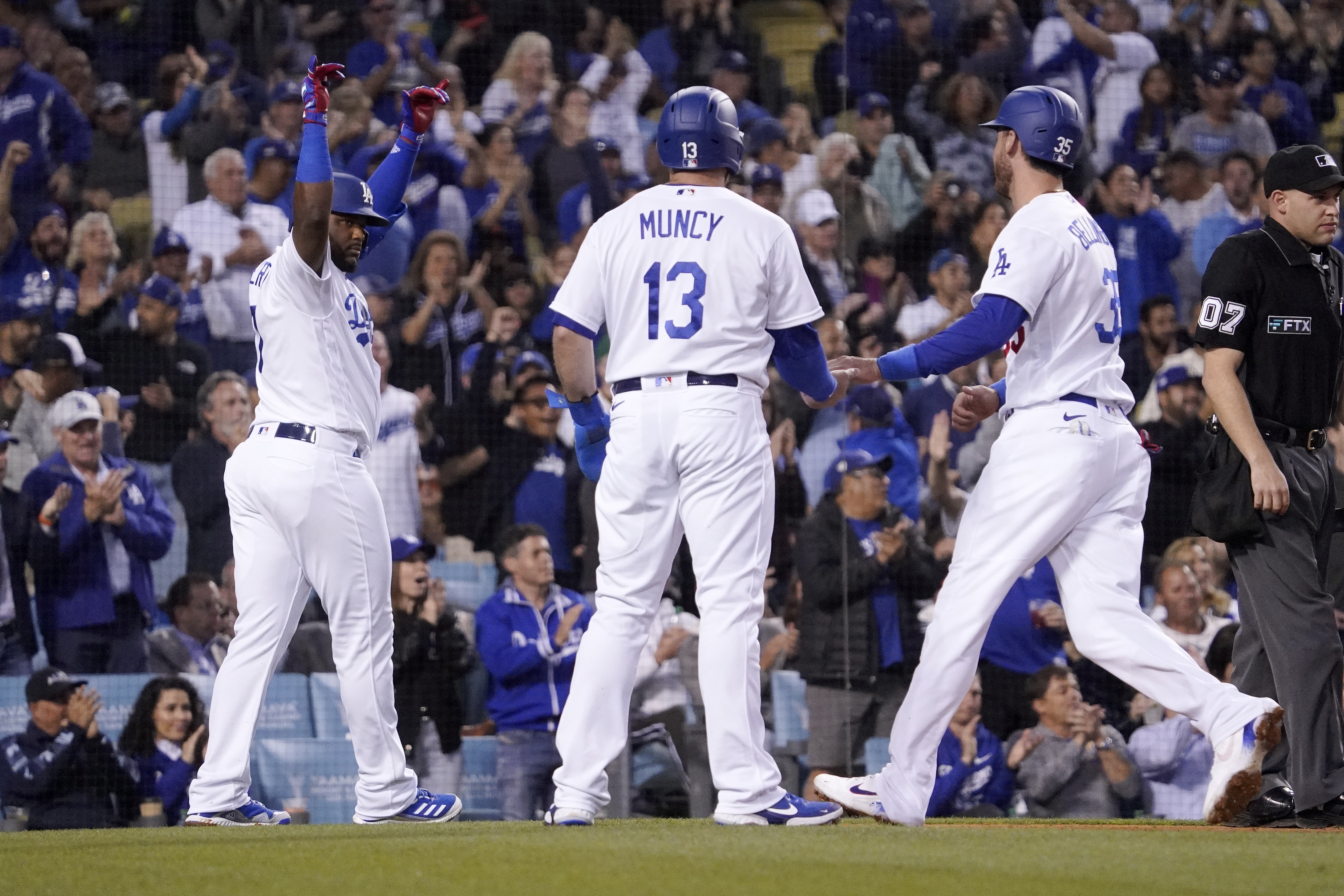 Dodgers top Rodón, Giants 3-1 in rivalry series opener