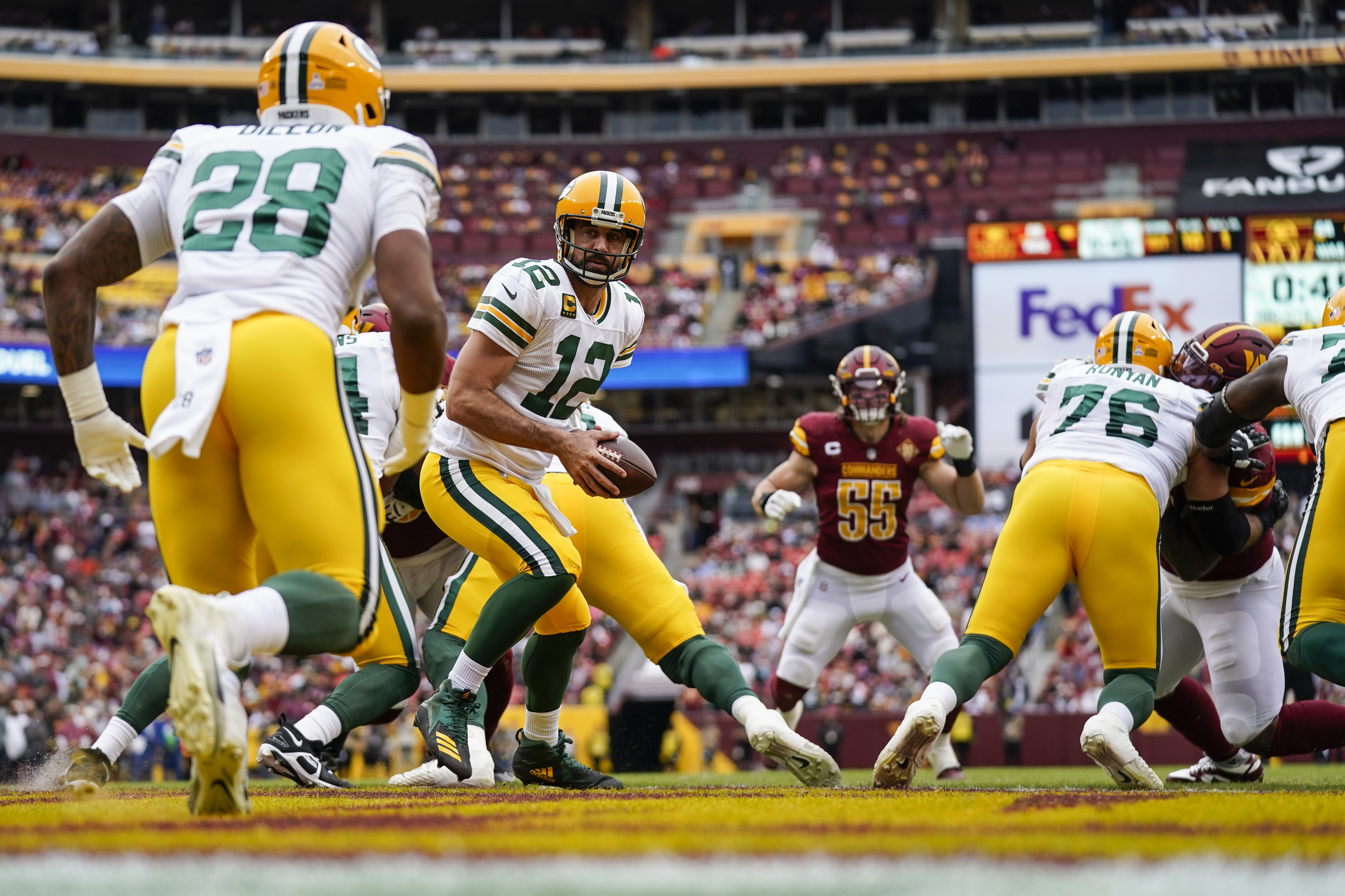 LOOK: Packers fall short of pulling off wild, game-winning lateral on final  play in loss to Commanders 