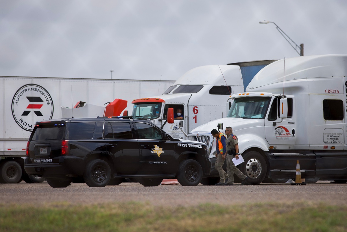 Texas police warn motorists of caltrops made of rebar in roadways