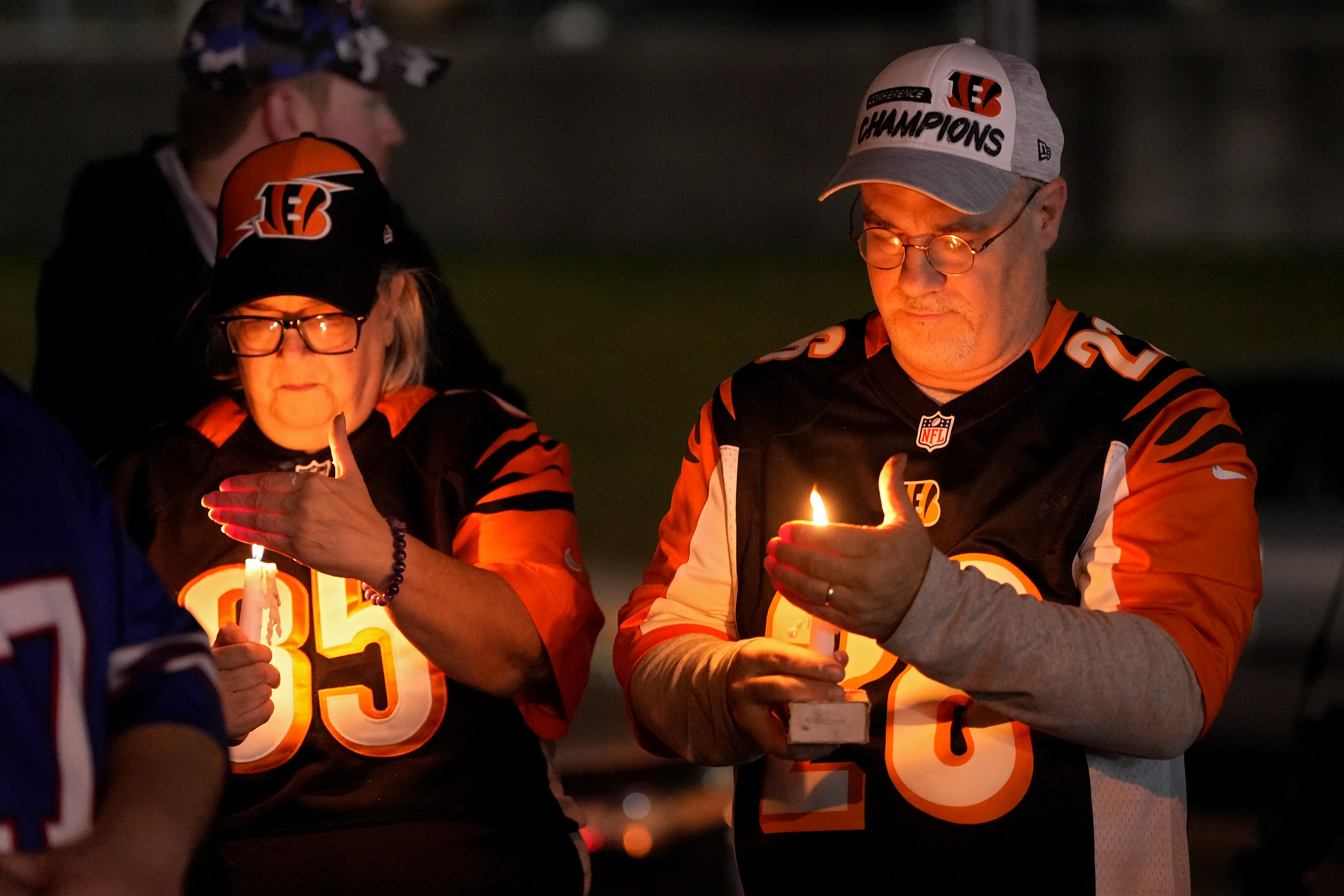 VIDEOS, PHOTOS: Aftermath of Damar Hamlin's collapse captured in detail;  See the somber reaction as fans pray for Buffalo Bills' safety