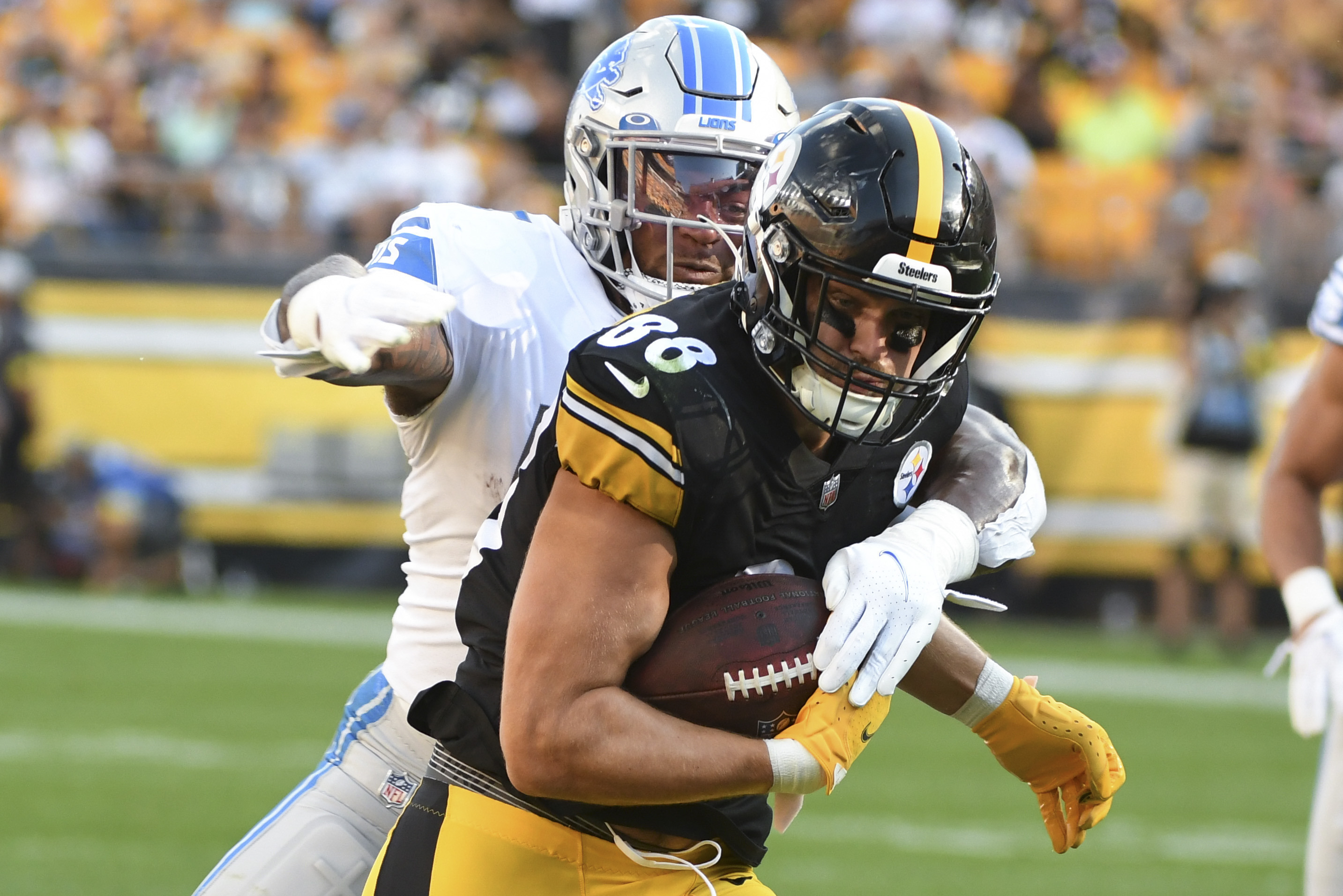 Trubisky makes case for QB job as Steelers top Lions