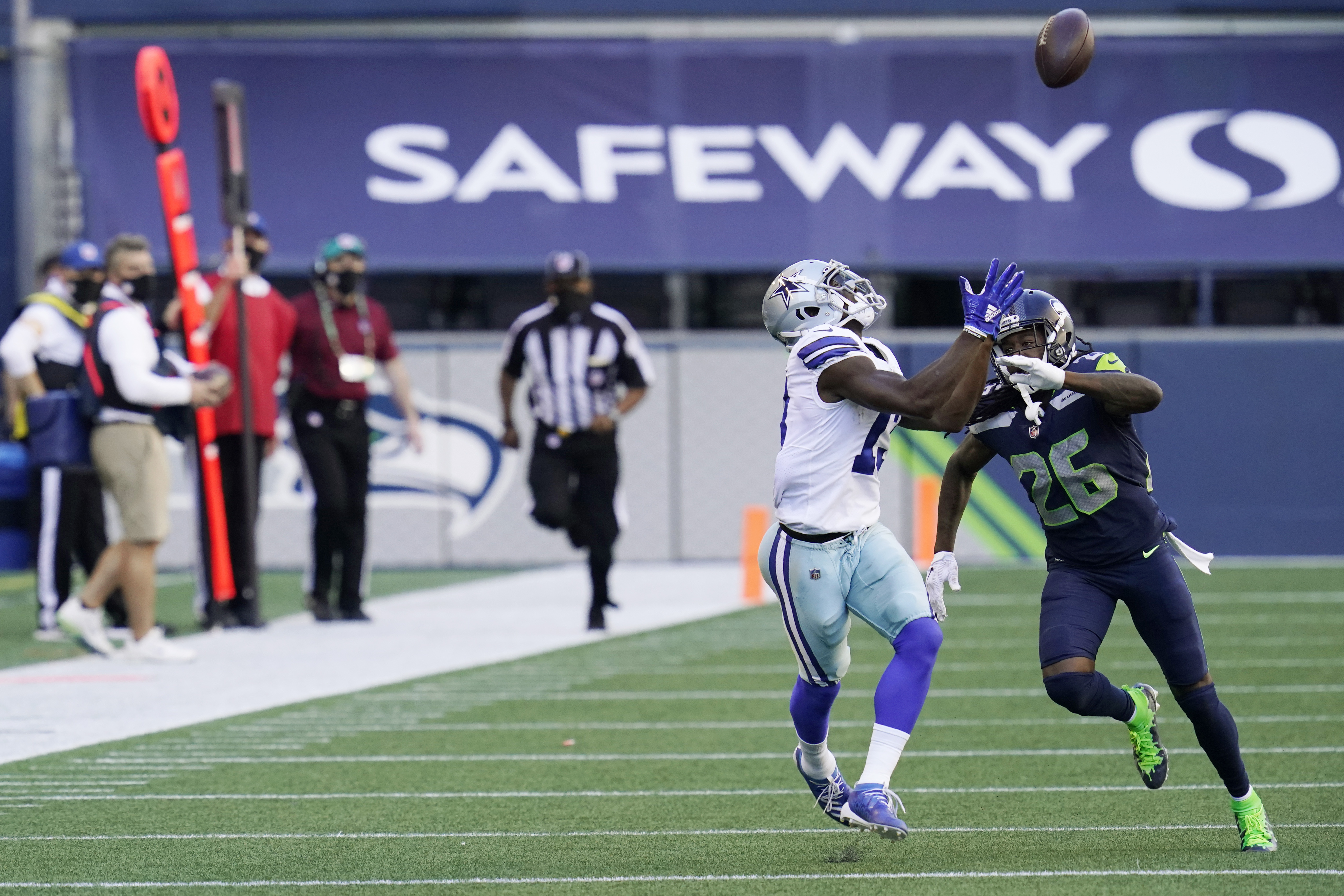 Russell Wilson throws two TD passes as Seahawks topple Falcons