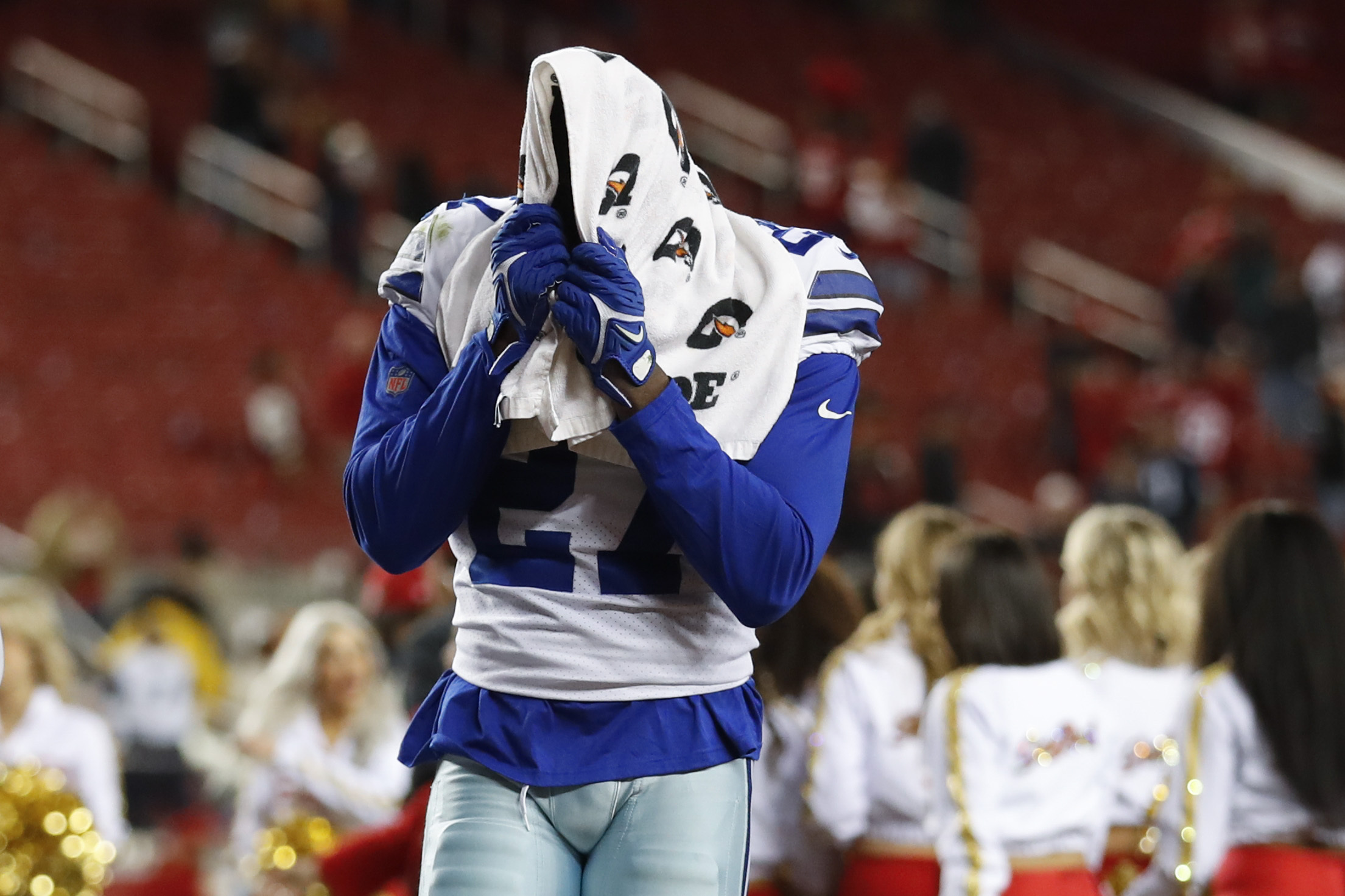 Cowboys' Pro Bowl RB Tony Pollard reportedly breaks fibula in playoff loss  to 49ers