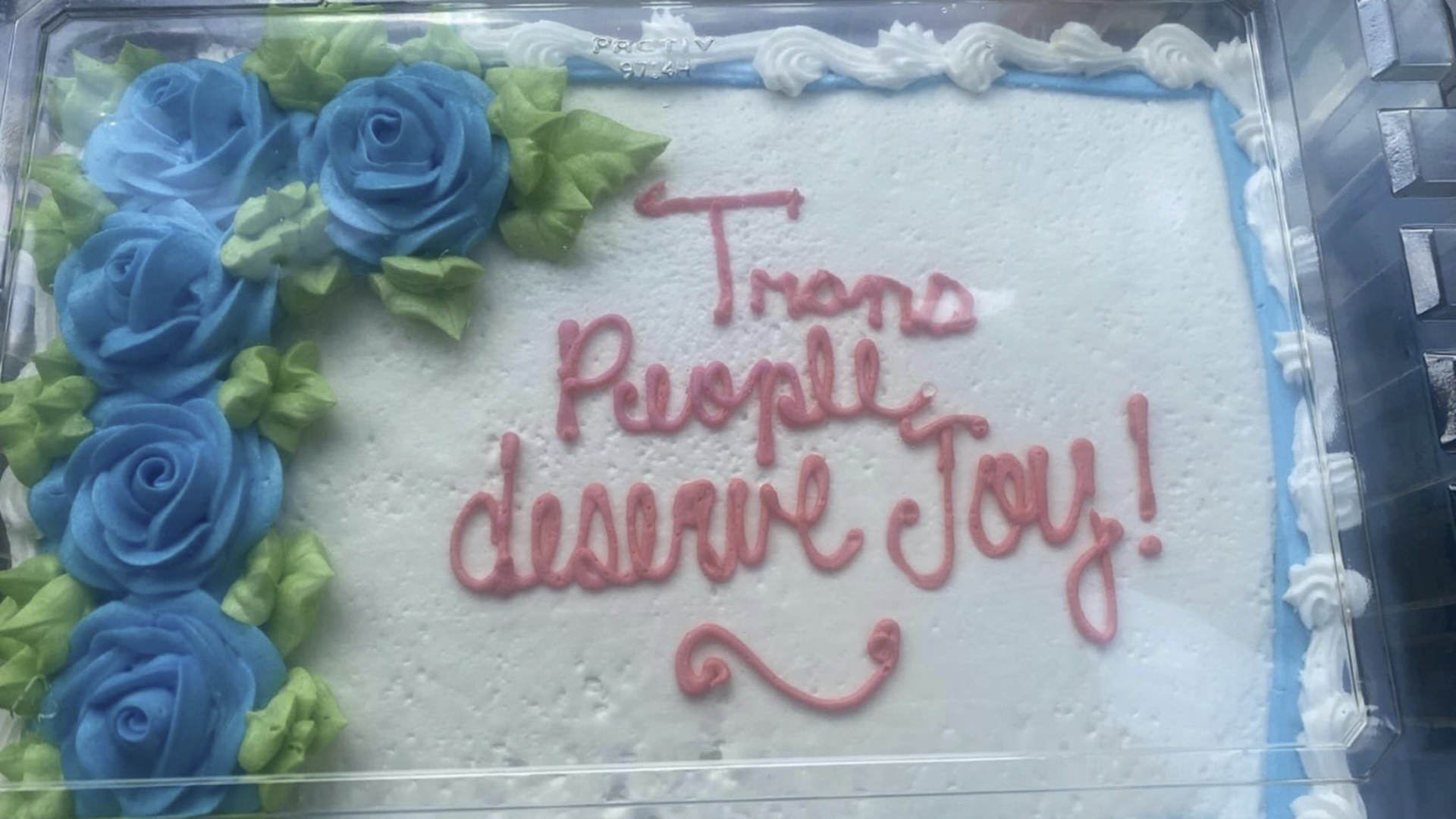 Florida Publix refuses to write 'trans' on customers' cake