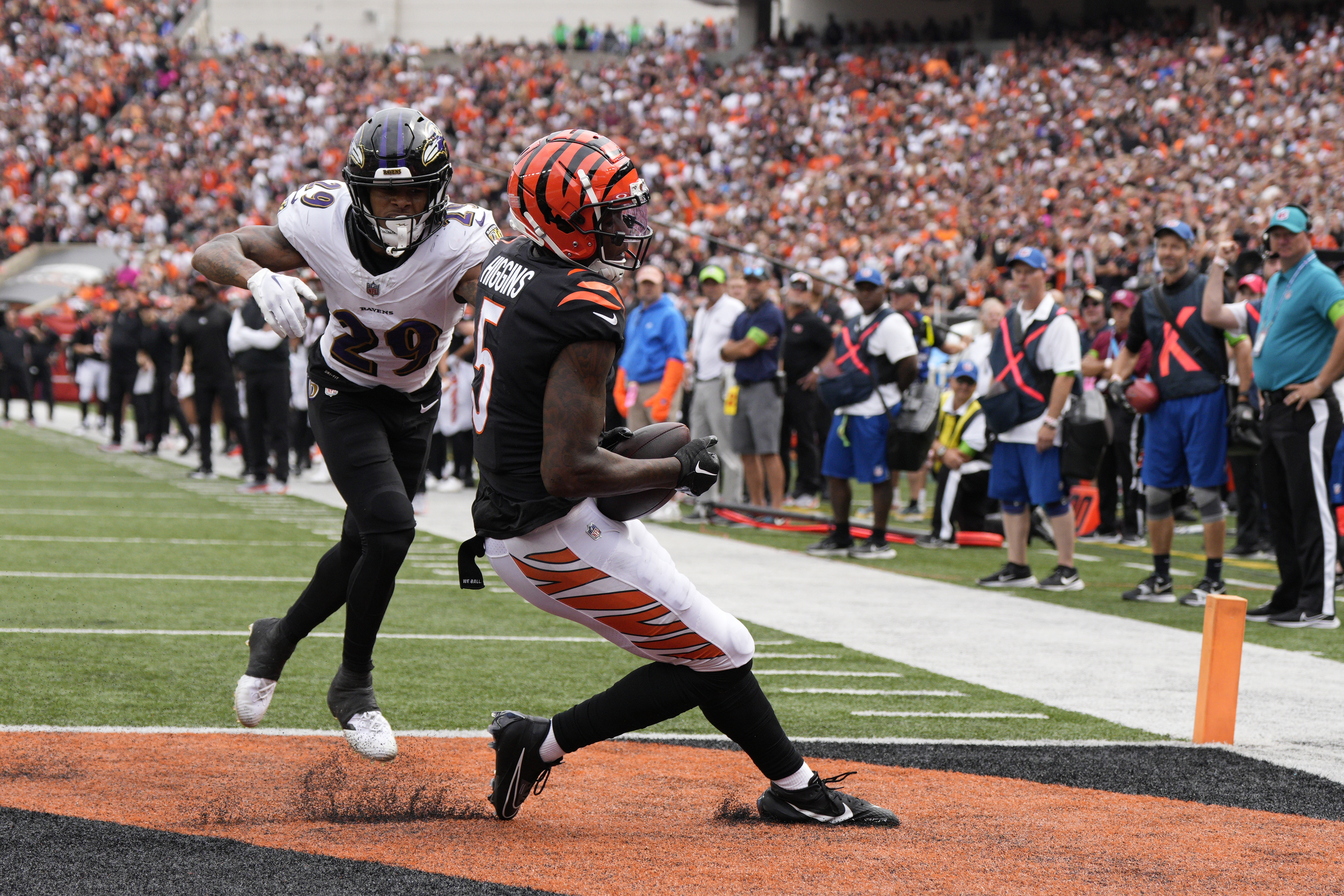 Bengals wide receiver Tee Higgins hosts youth football camp