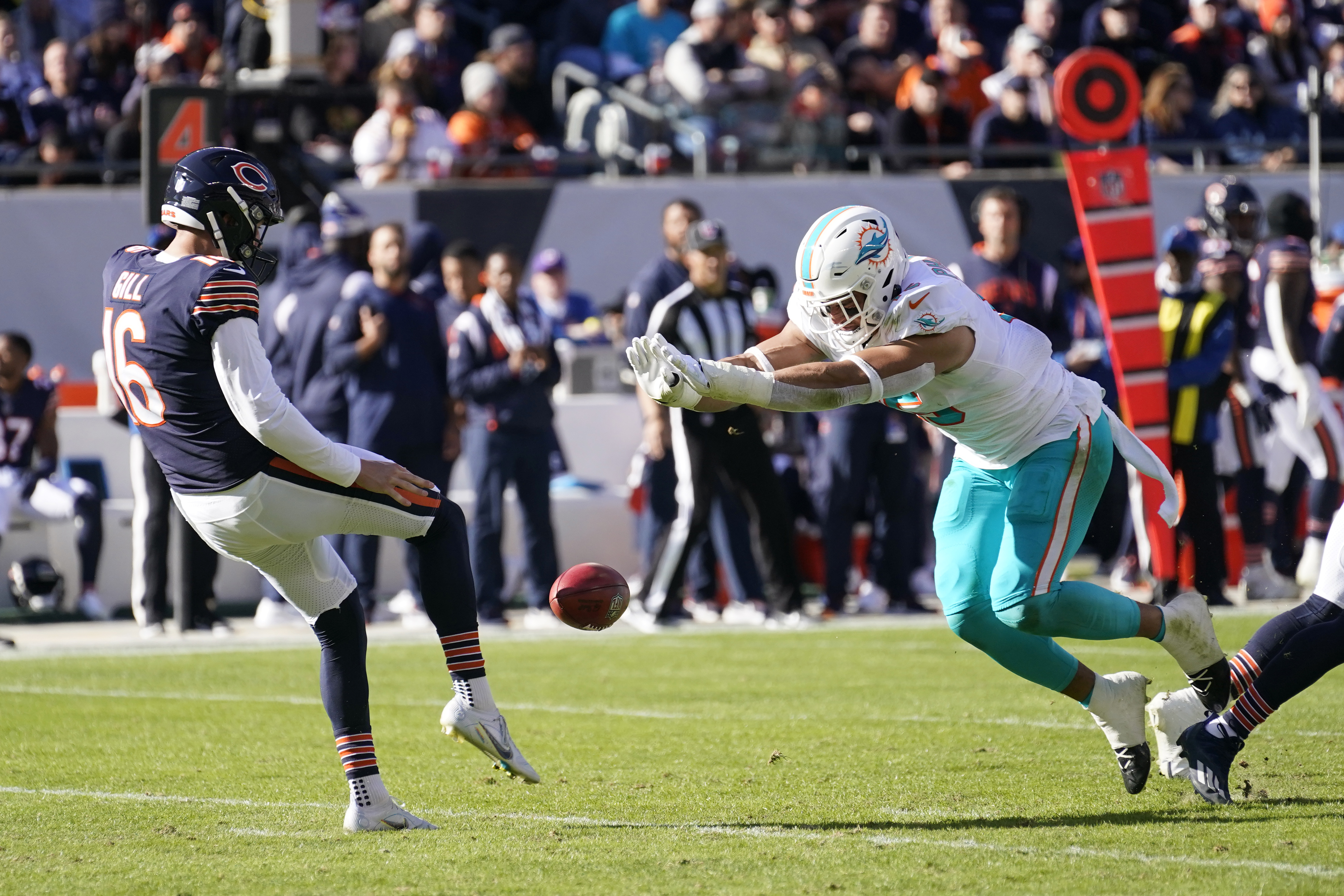 Tua, Dolphins outlast Bears on Fields' record rushing day – KGET 17