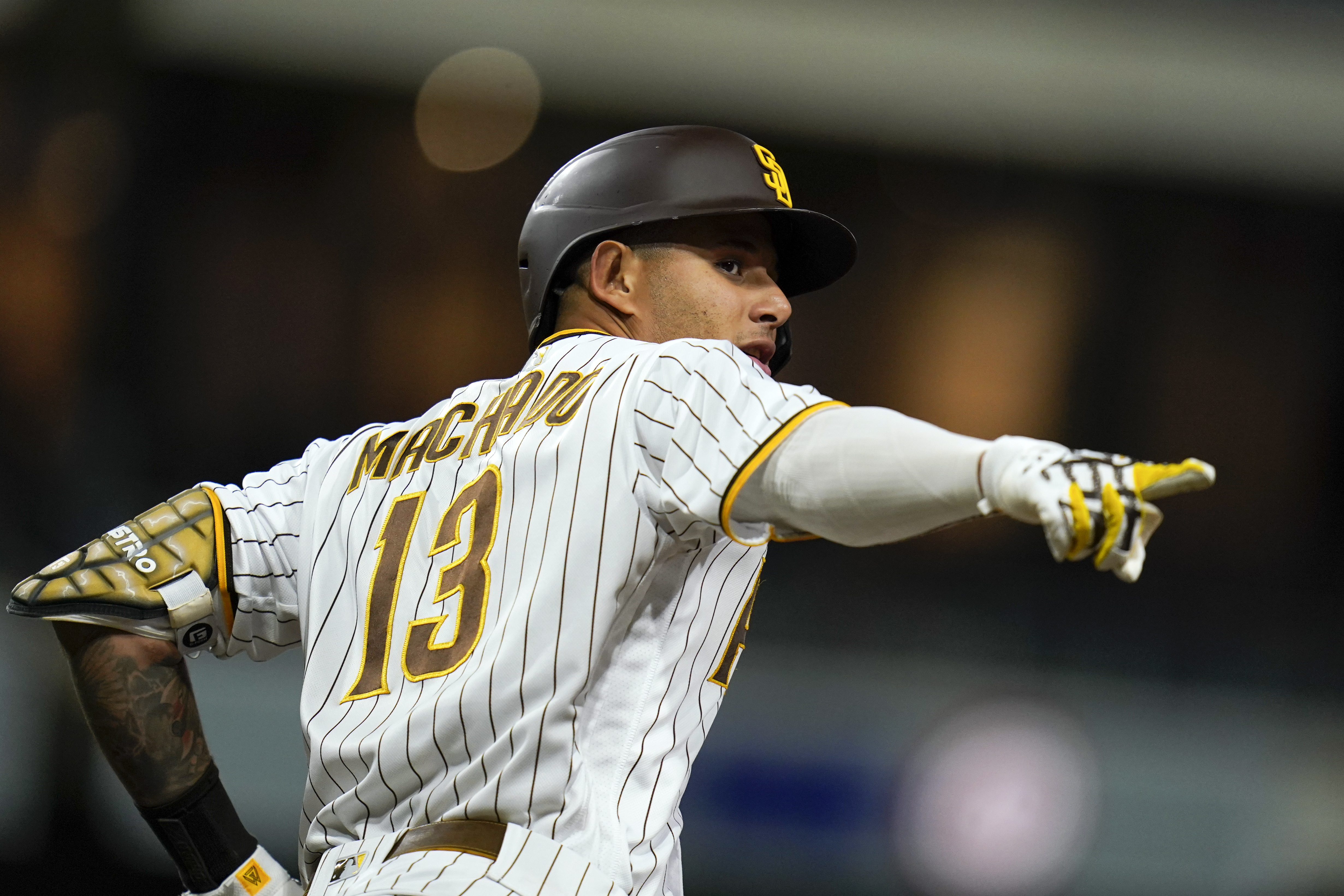 Final: Pirates 9, Padres 4