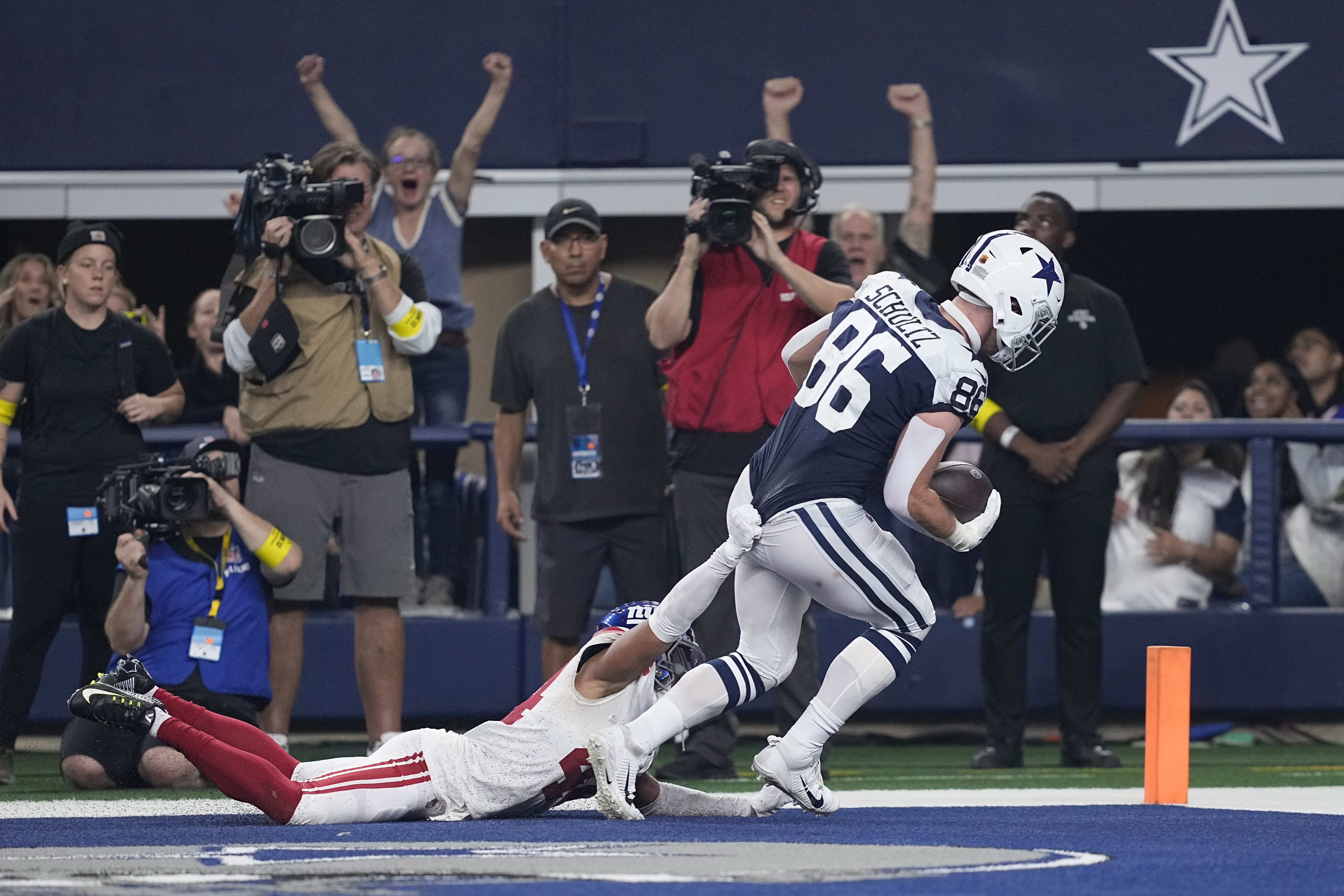 CeeDee Lamb sets table on Thanksgiving as Cowboys beat Giants 28-20 