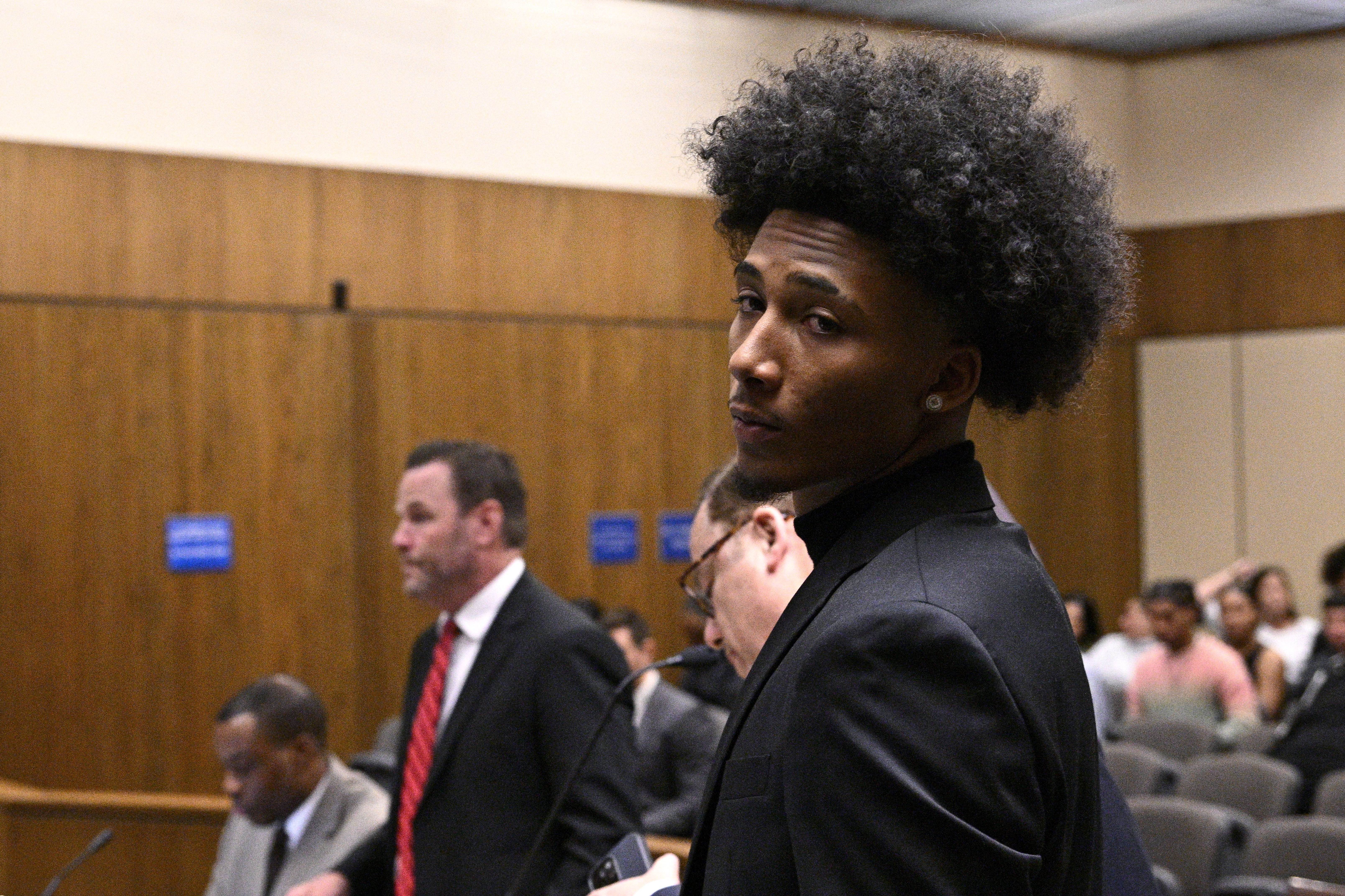 Judge denies request to raise Mikey Williams' bail and sets trial