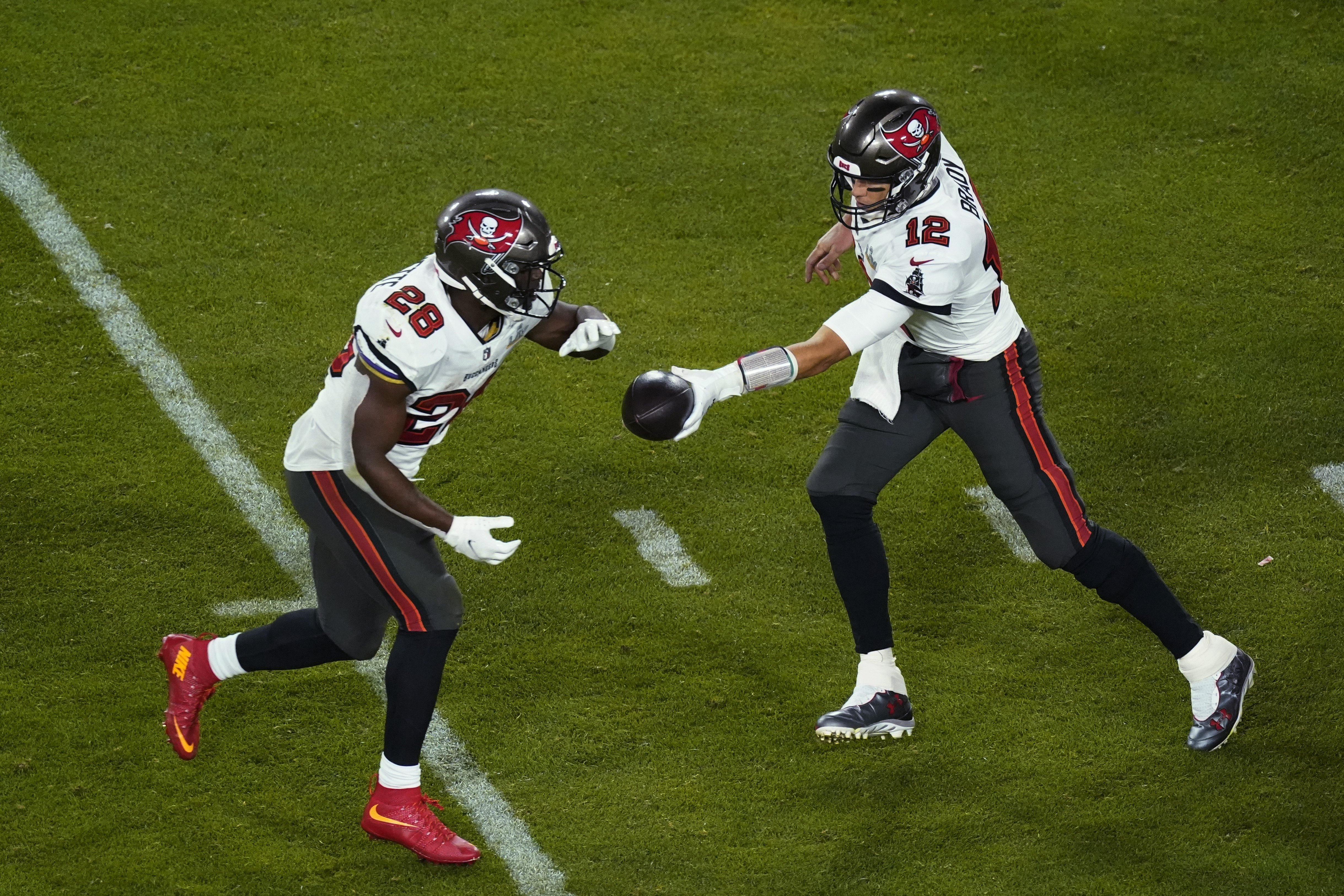 GALLERY: Tampa Bay defeats Kansas City, 31-9, in Super Bowl LV