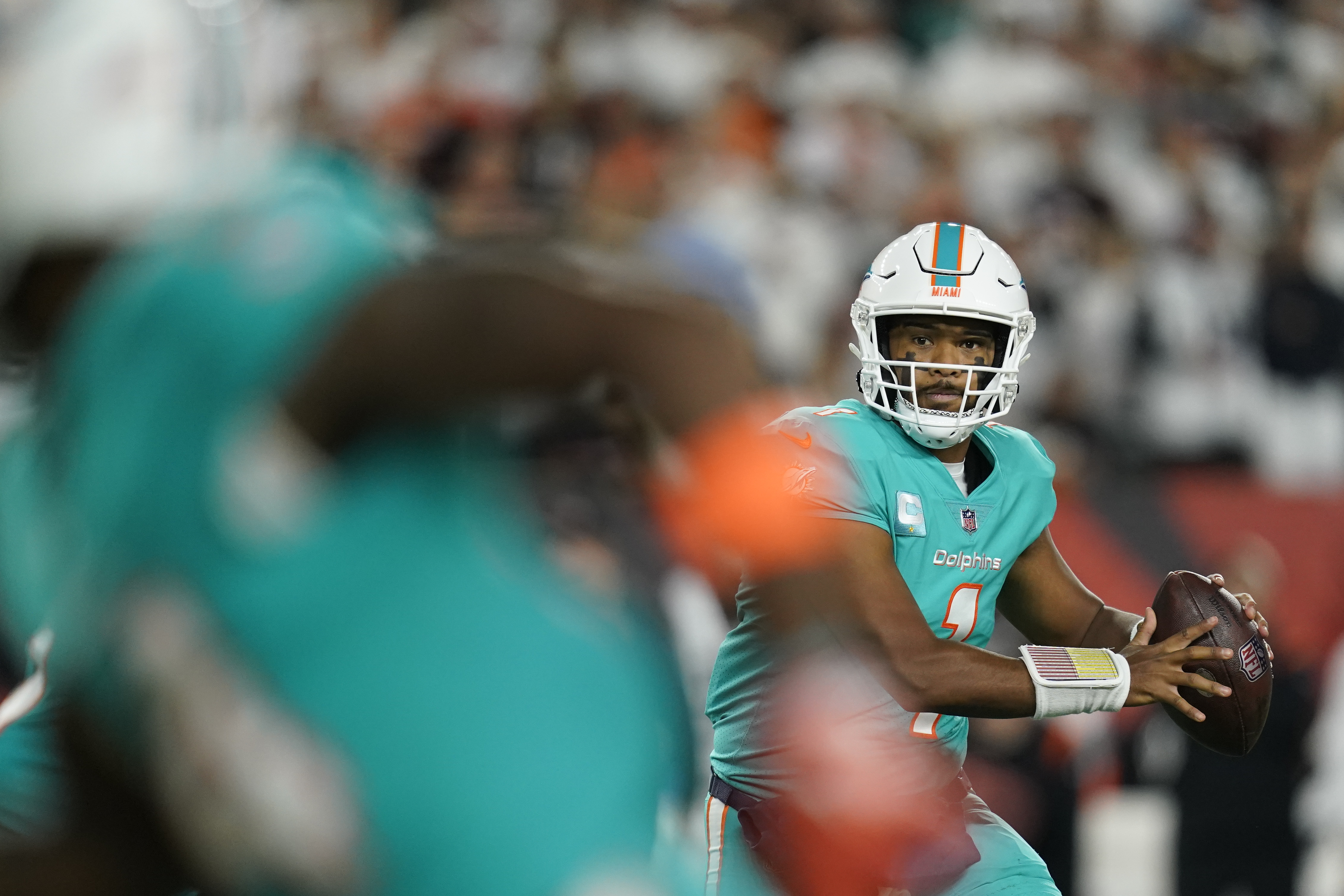 Dolphins' Tua Tagovailoa Returns Home After Suffering Head Injury, 'In Good  Spirits