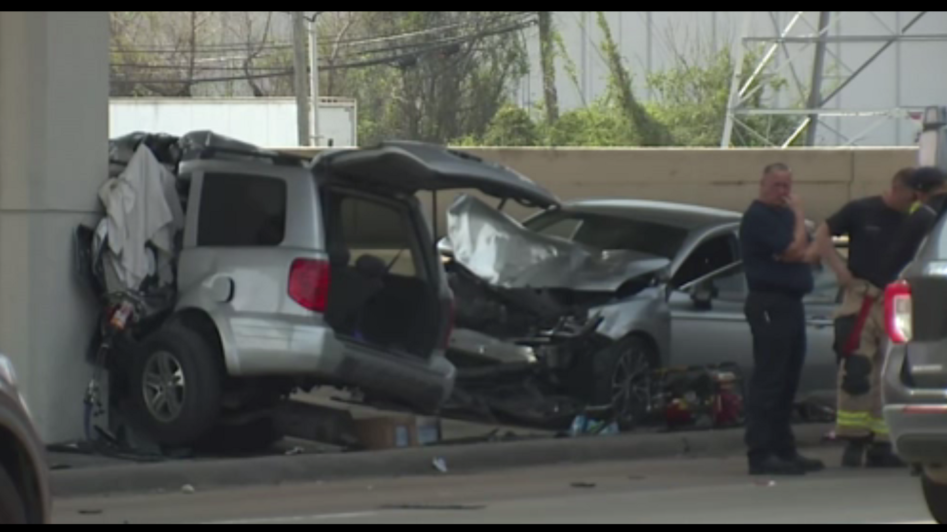 Man killed after car crashes into Westpark Tollway pillar