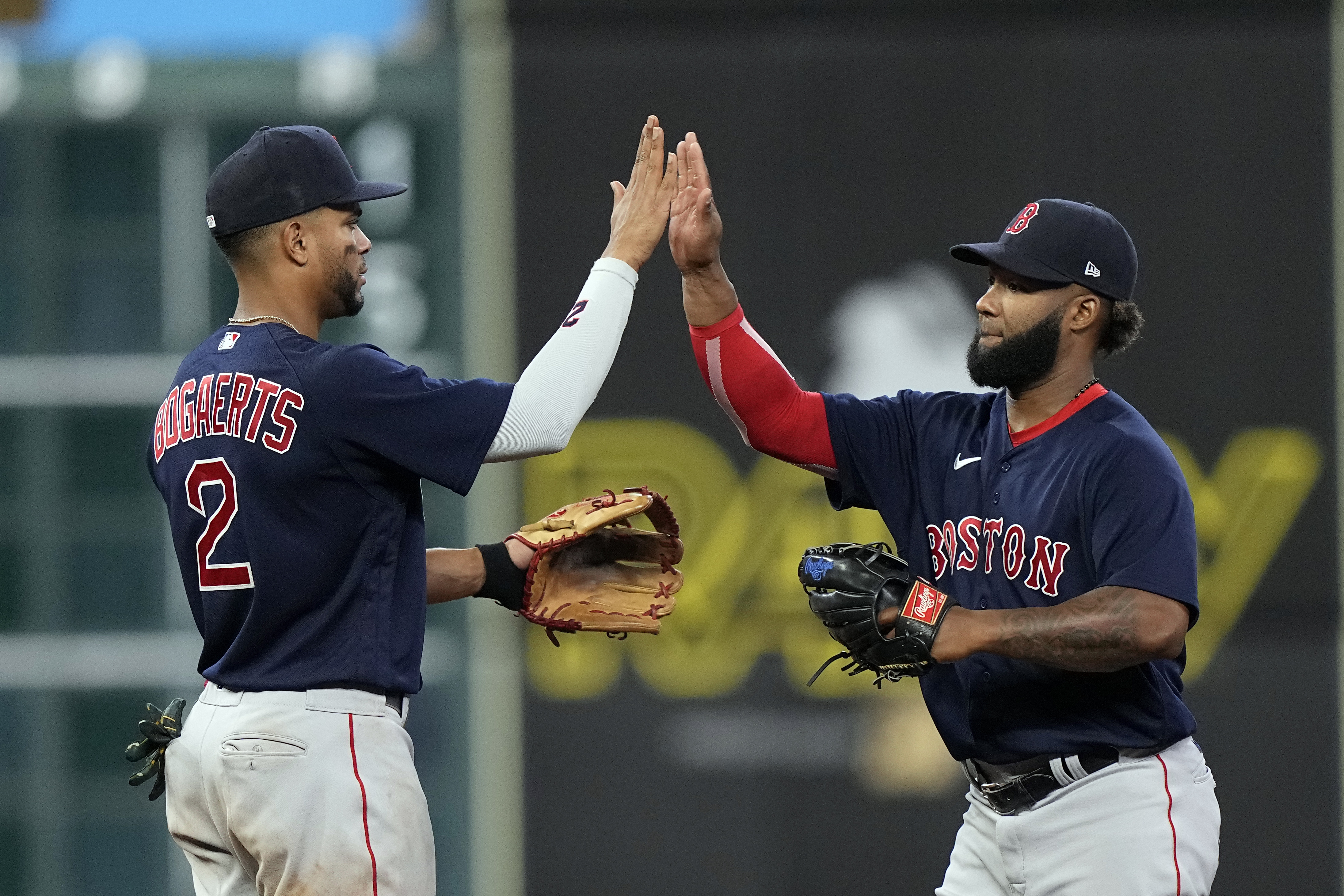 LEADING OFF: Dodgers vs Braves NLCS rematch, Red Sox-Yanks