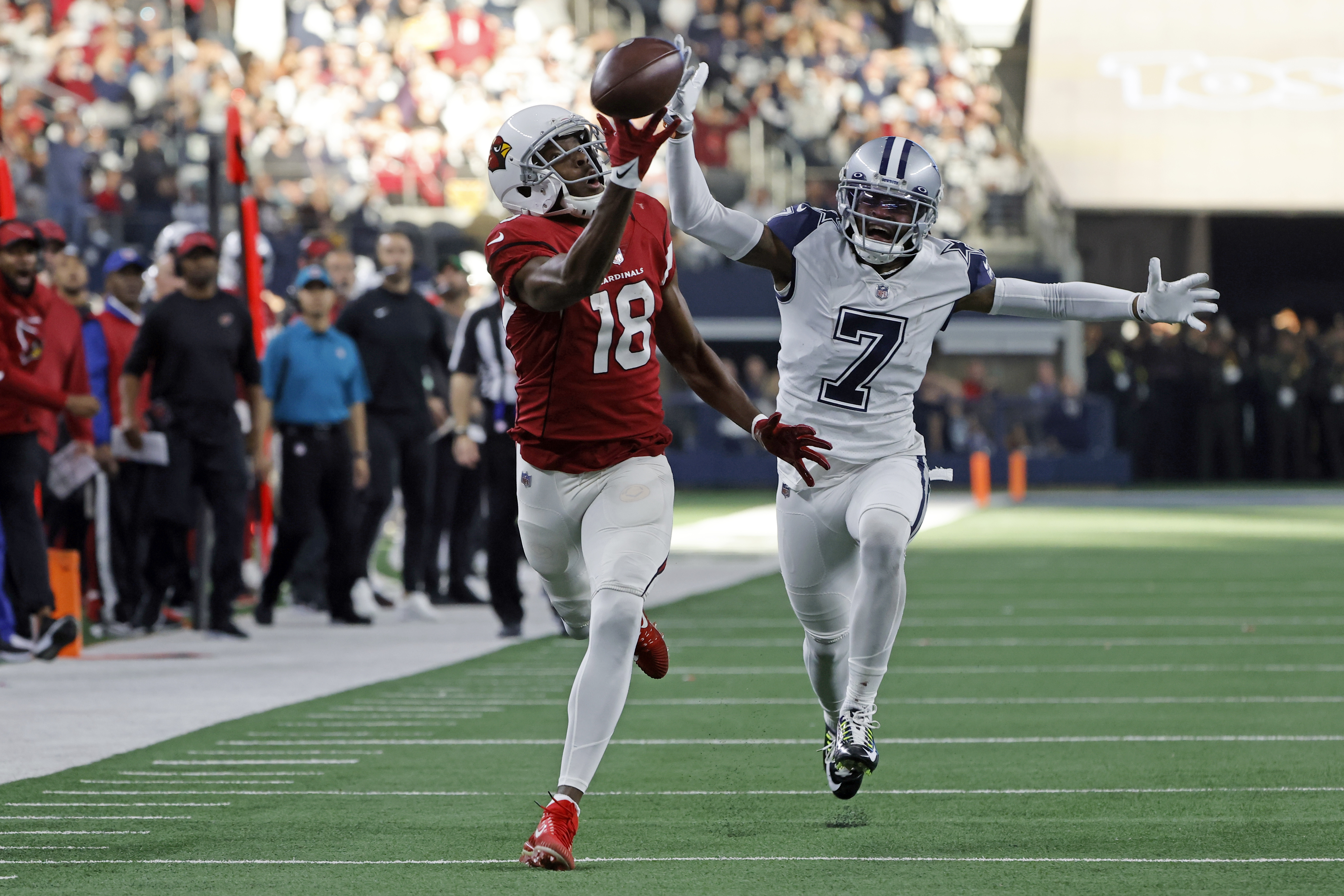 Cards hold off Cowboys 25-22 in matchup of playoff teams