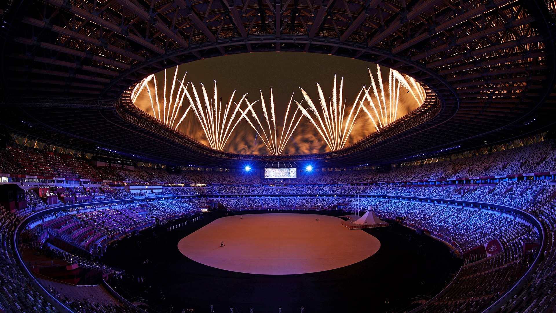 Hideki Matsui carries torch at Olympic Opening Ceremony