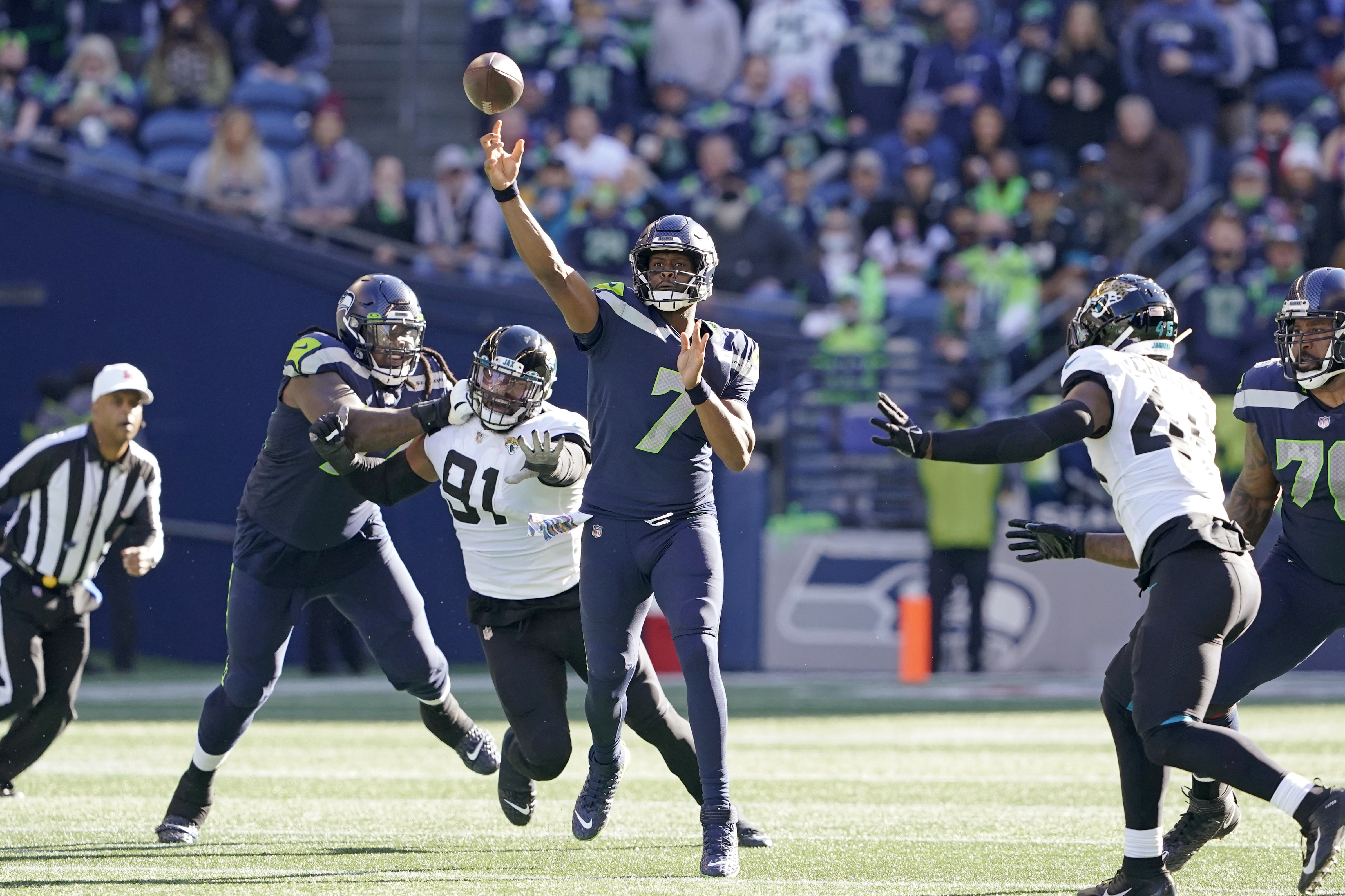 Seahawks cruise past Broncos to win Super Bowl