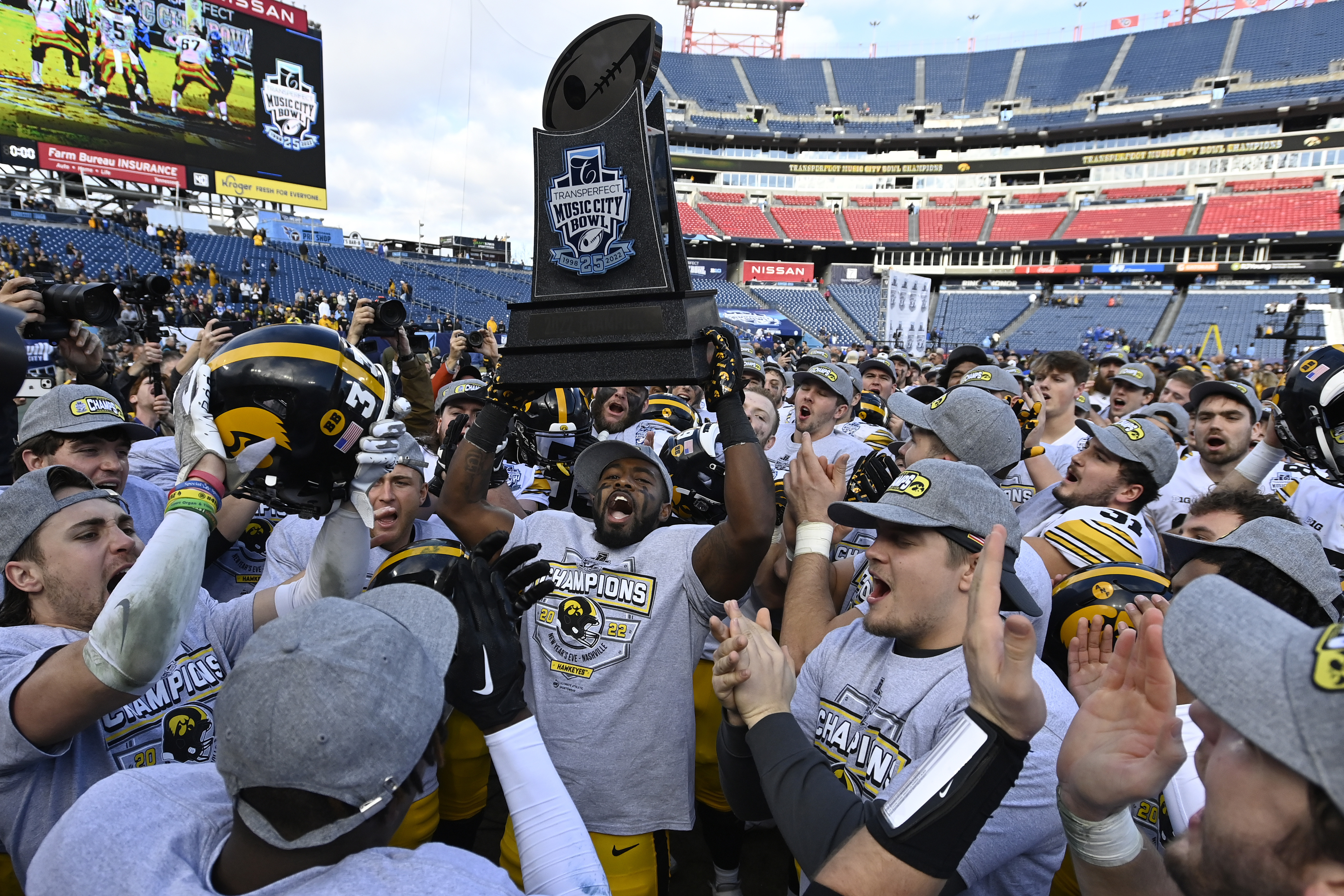 College football bowls: Travel info for Music City Bowl between Iowa and  Missouri