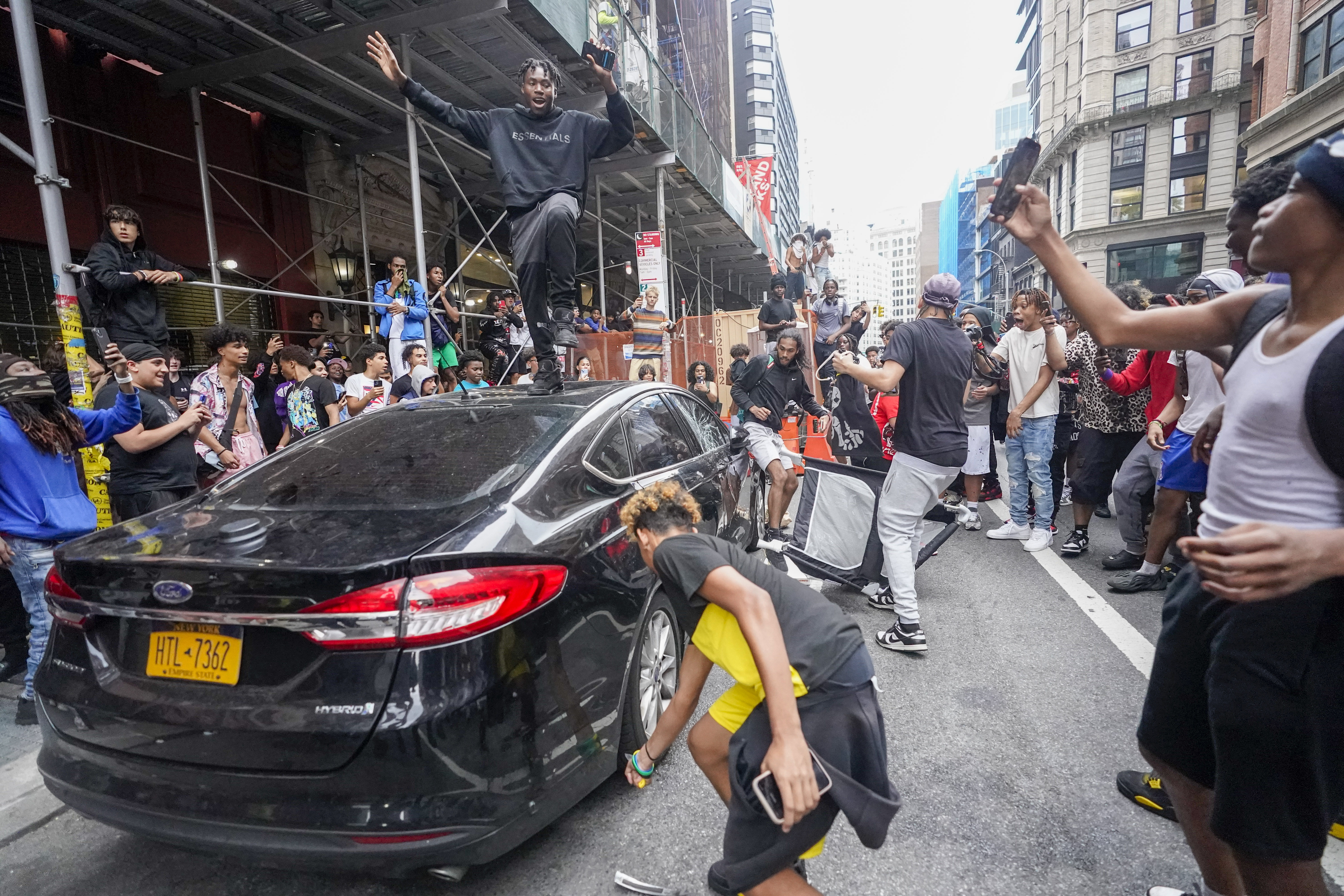 Empire State Building riles New Yorkers after celebrating Super