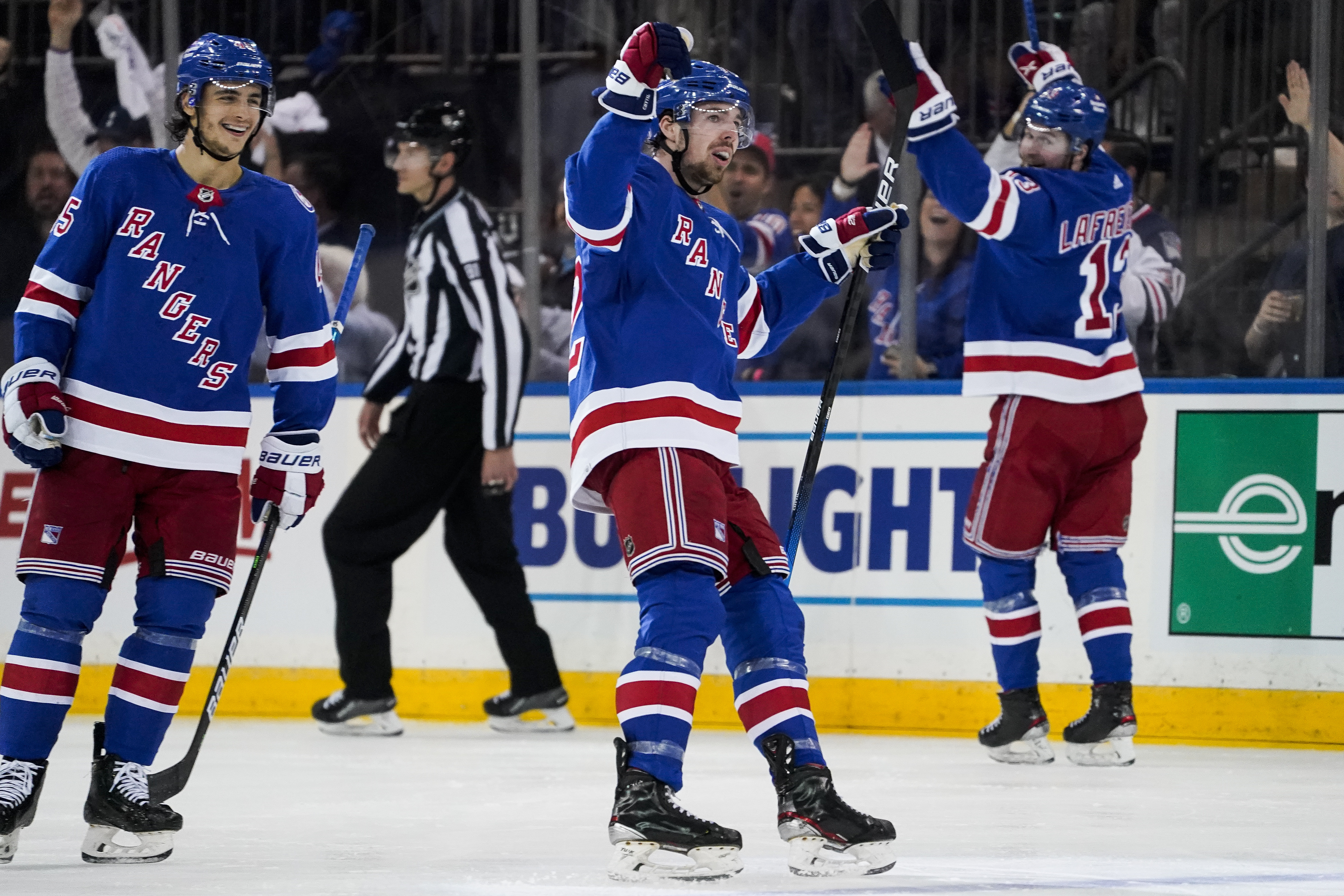 Artemi Panarin scores 4 goals in Rangers' win over Hurricanes