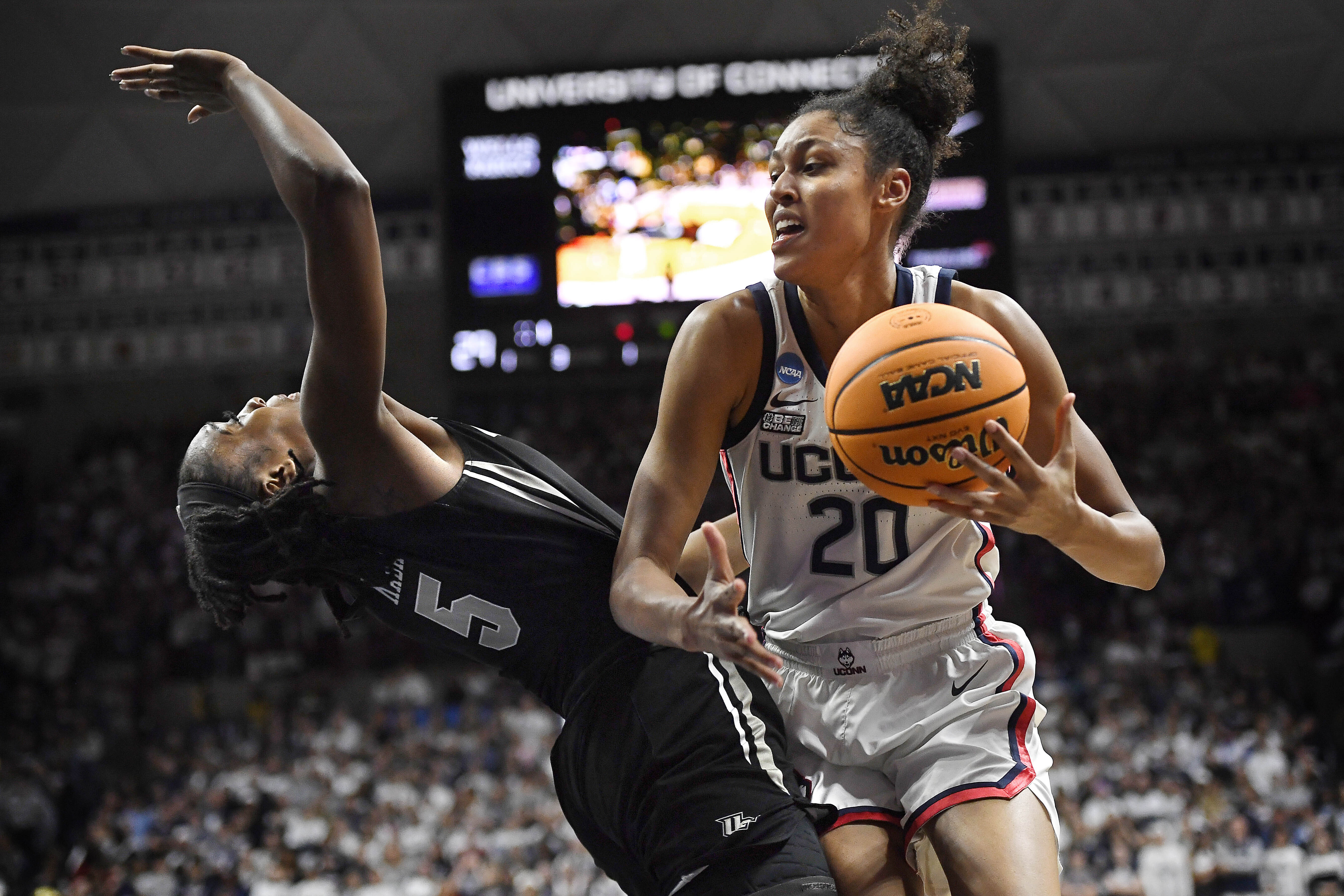 Fudd helps UConn advance 52-47 over UCF in defensive battle