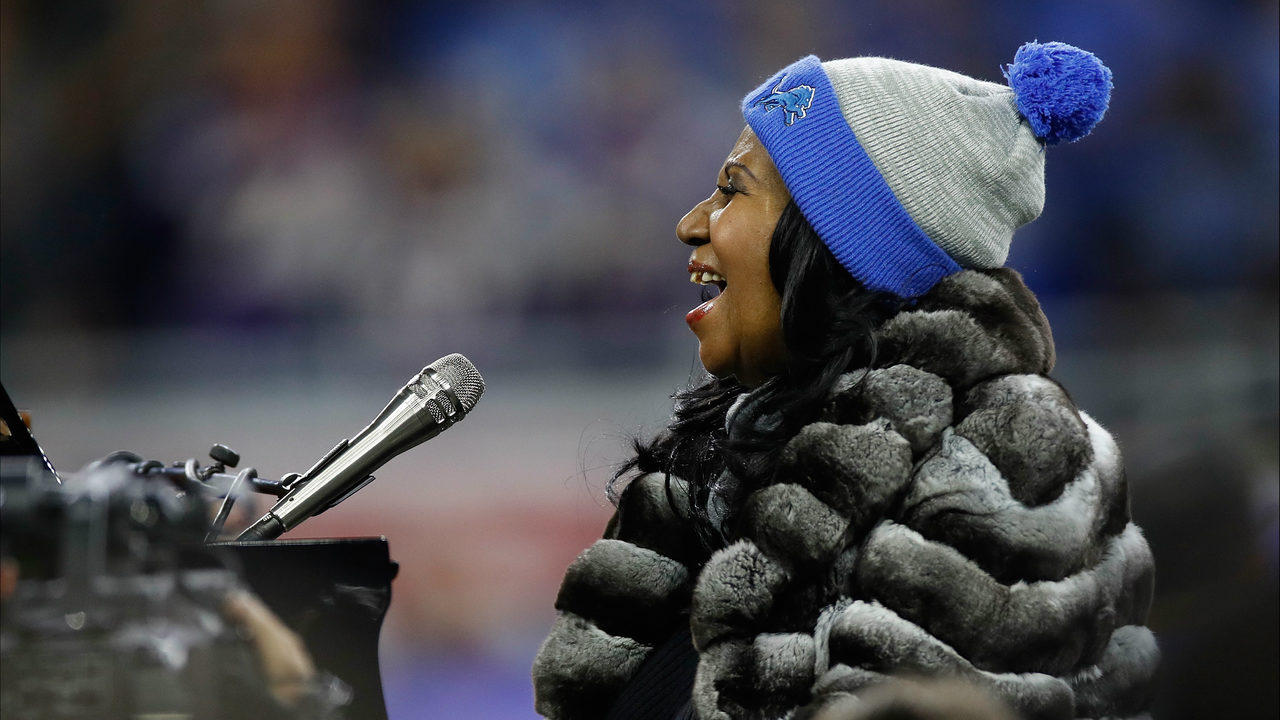 11 of the Detroit Lions' most famous fans