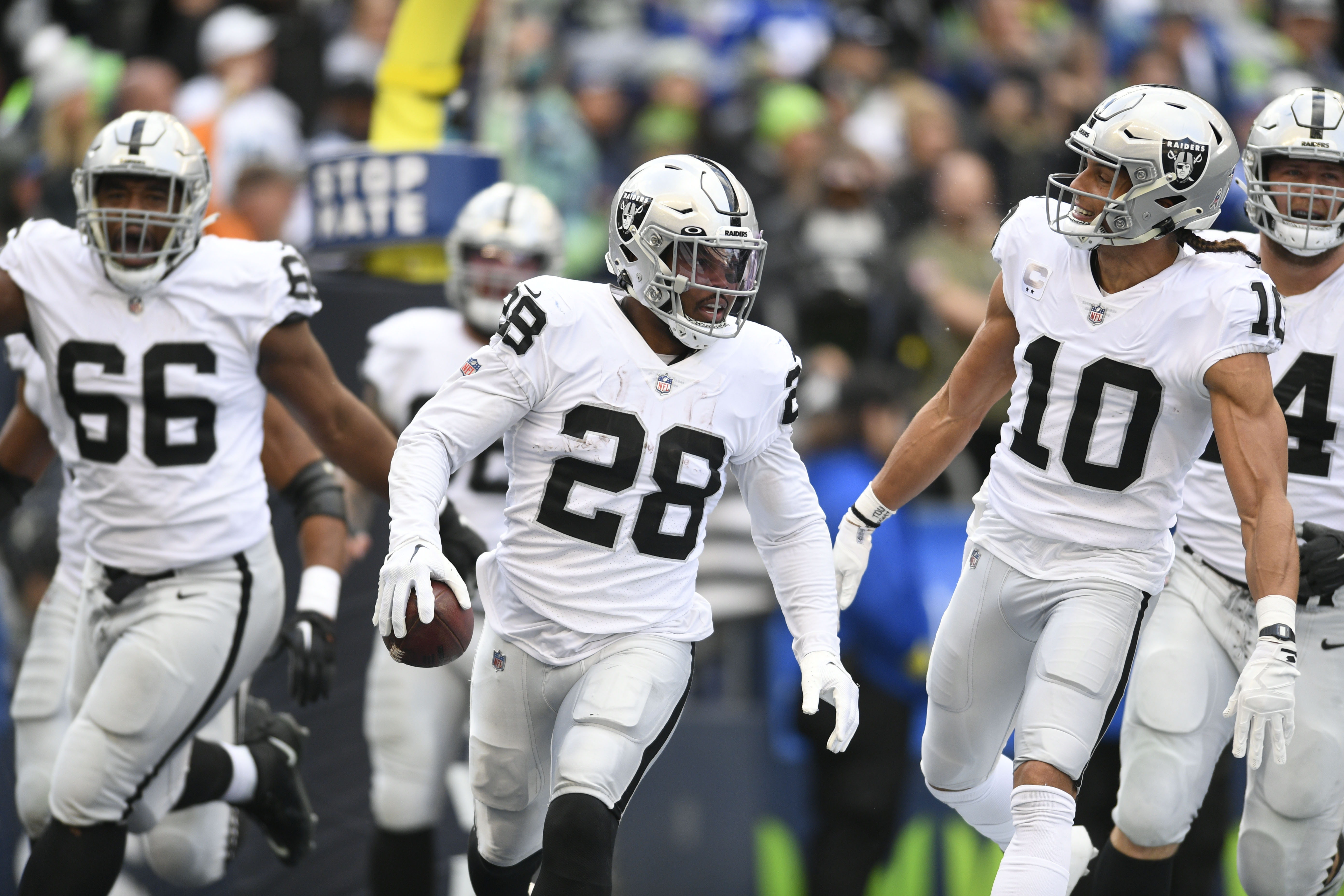 Raiders Week 1 recap: Reviewing defensive line outside of Maxx Crosby -  Silver And Black Pride