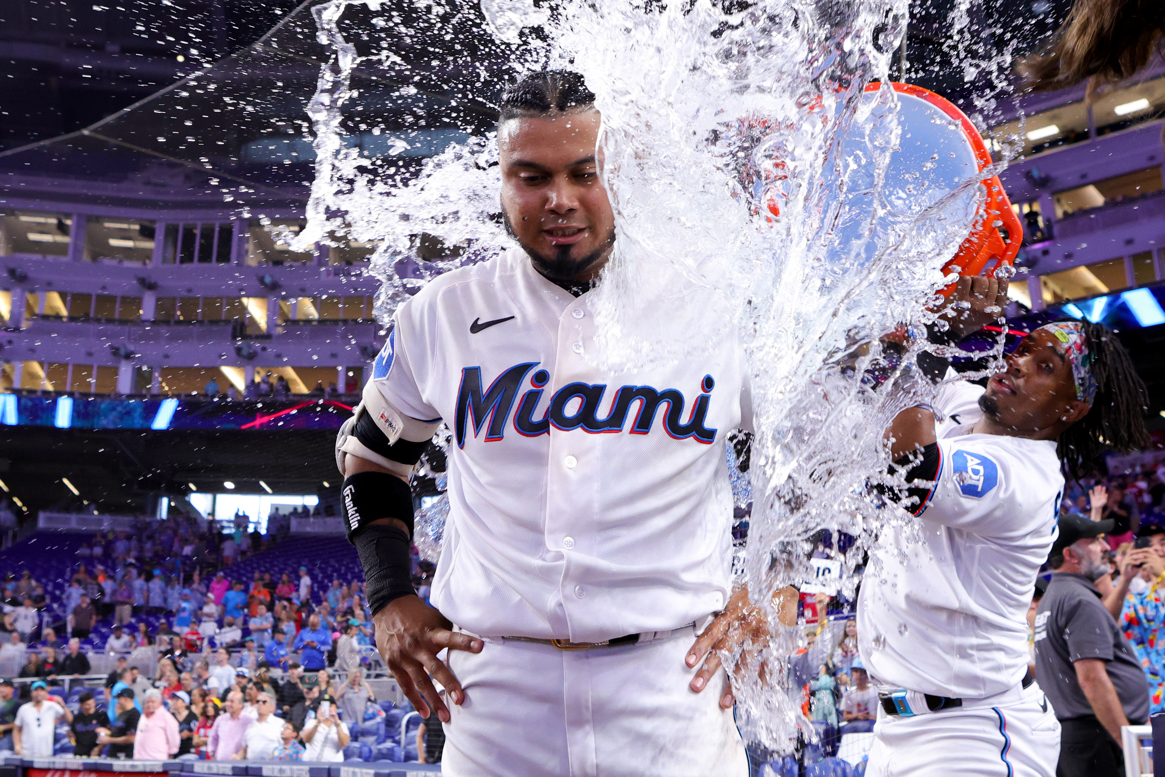 Arraez's RBI single in the 10th helps Marlins end 8-game slide