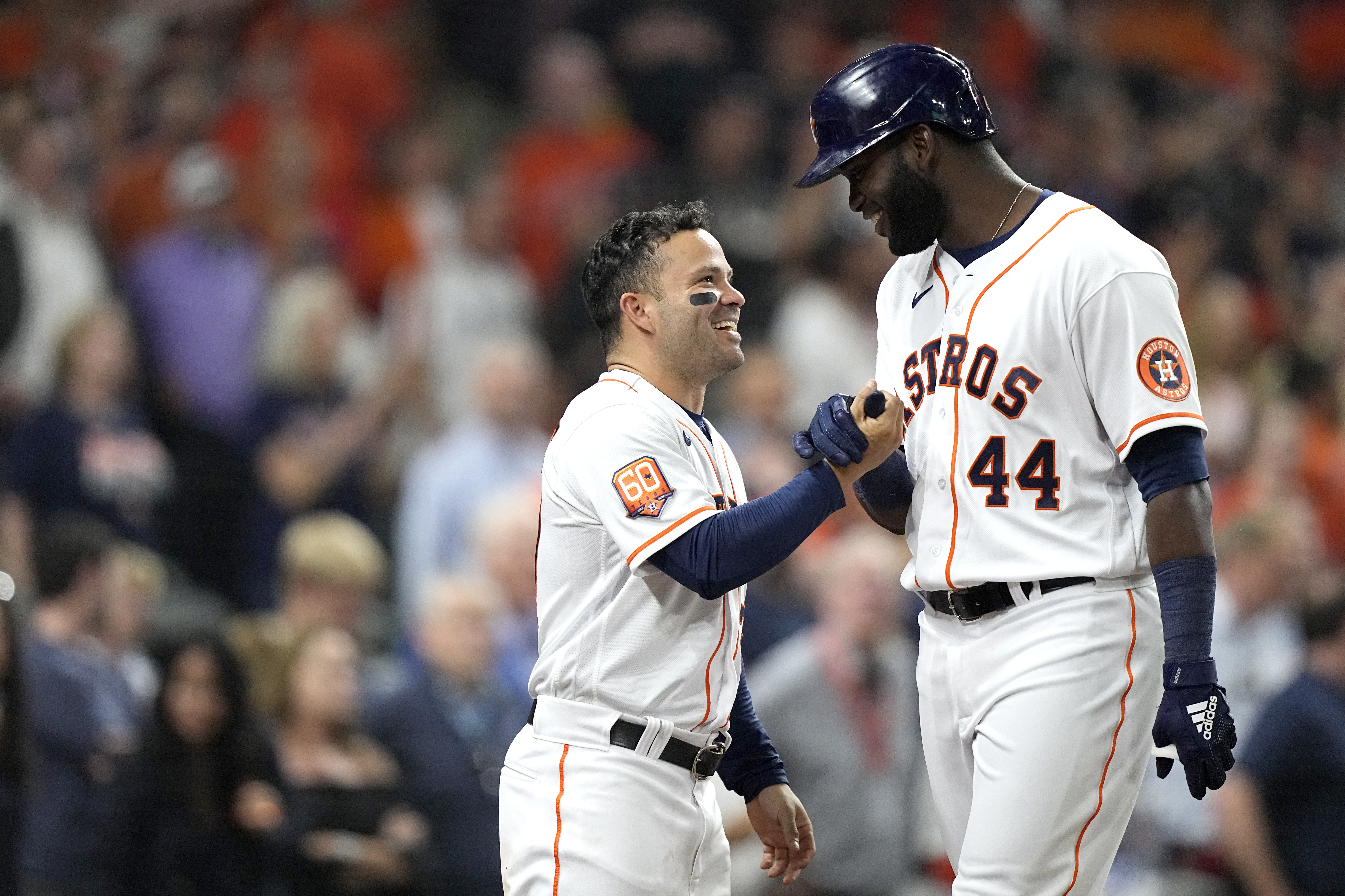Houston's Altuve leaves game with hamstring injury in 8th
