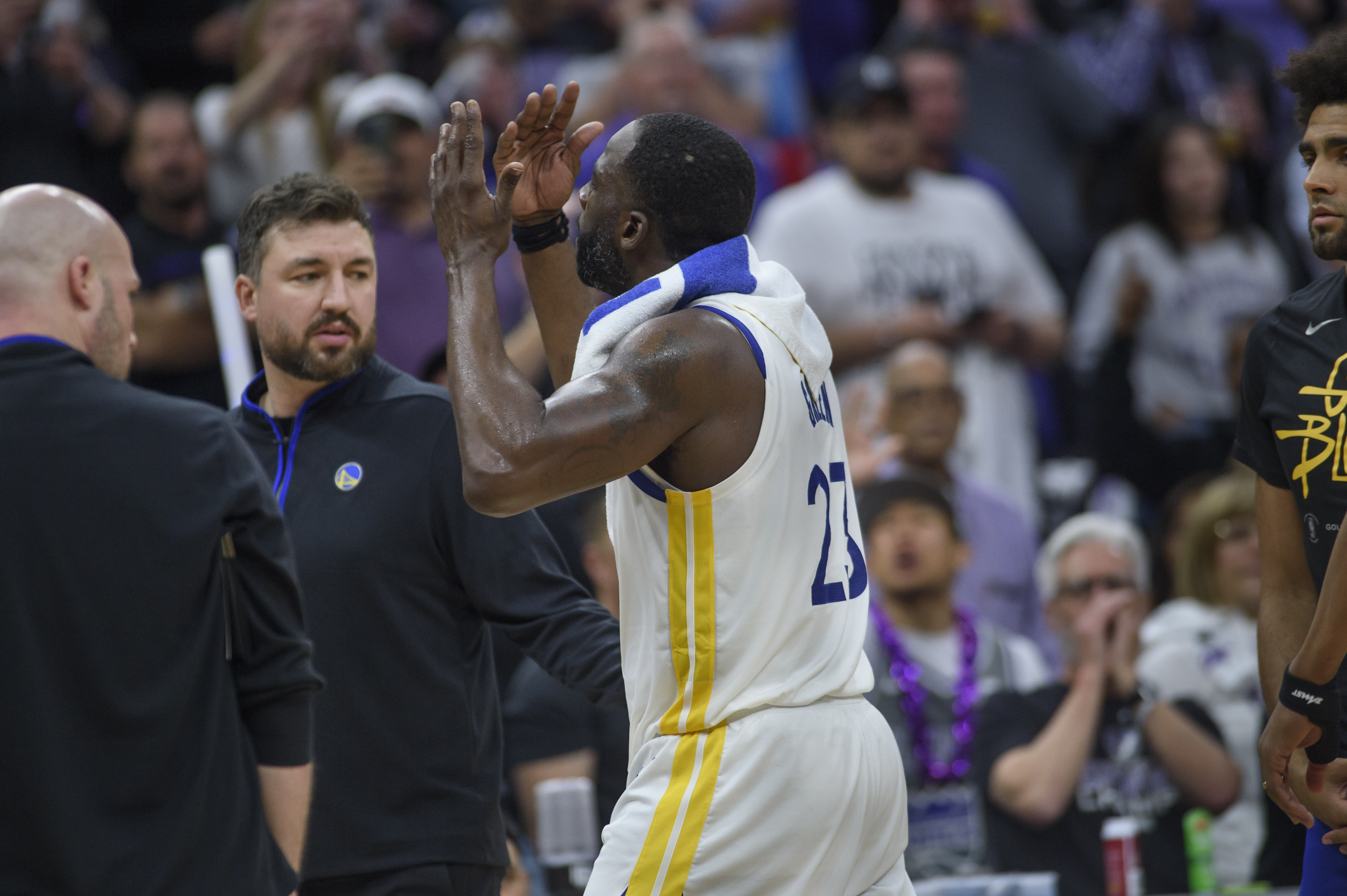 Draymond Green ejected after stomping on Domantas Sabonis' chest; Kings go  up 2-0 on Warriors