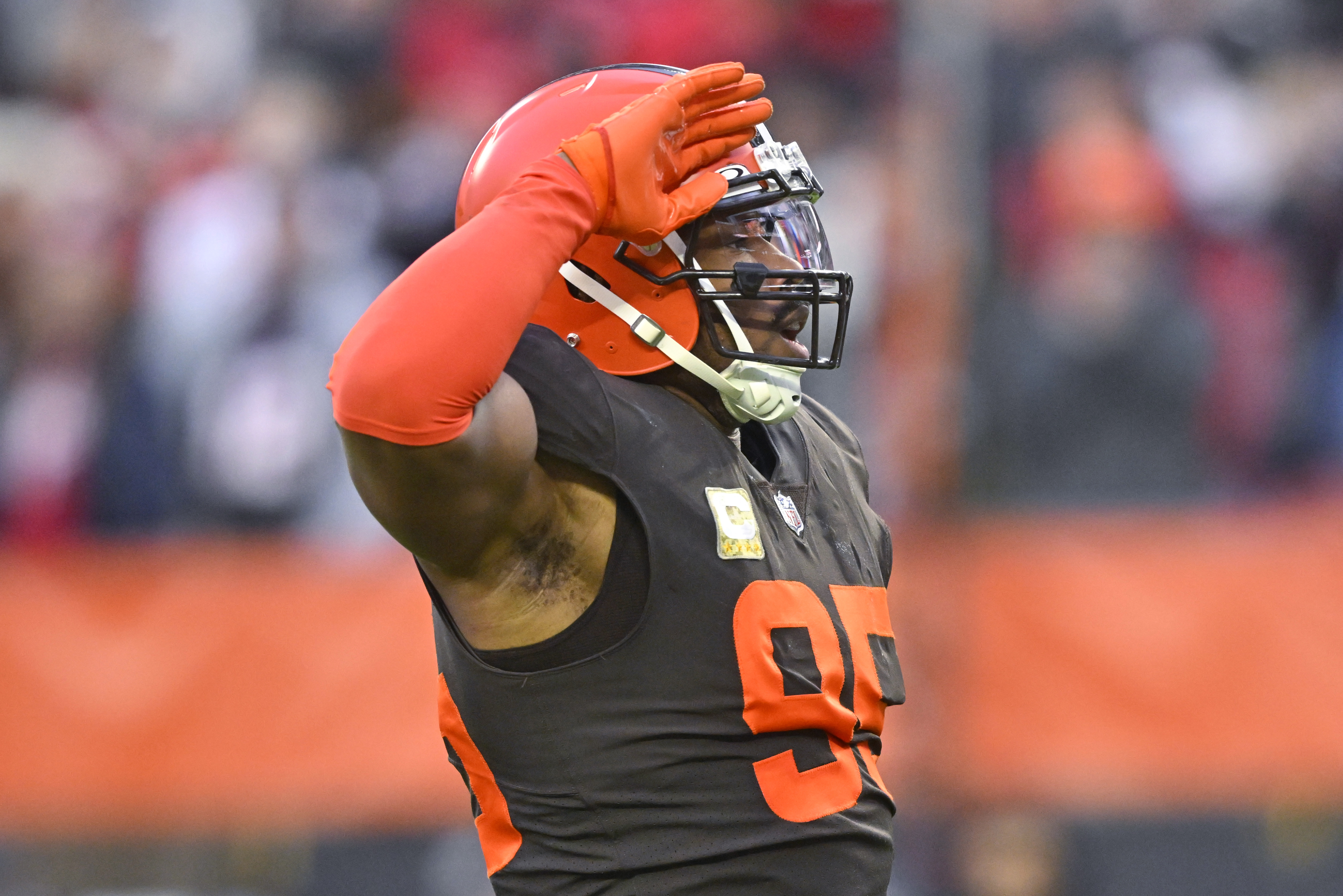 Cleveland Browns running back Nick Chubb, right, scores a touchdown in  overtime of the team's NFL football game against the Tampa Bay Buccaneers  in Cleveland, Sunday, Nov. 27, 2022. The Browns won