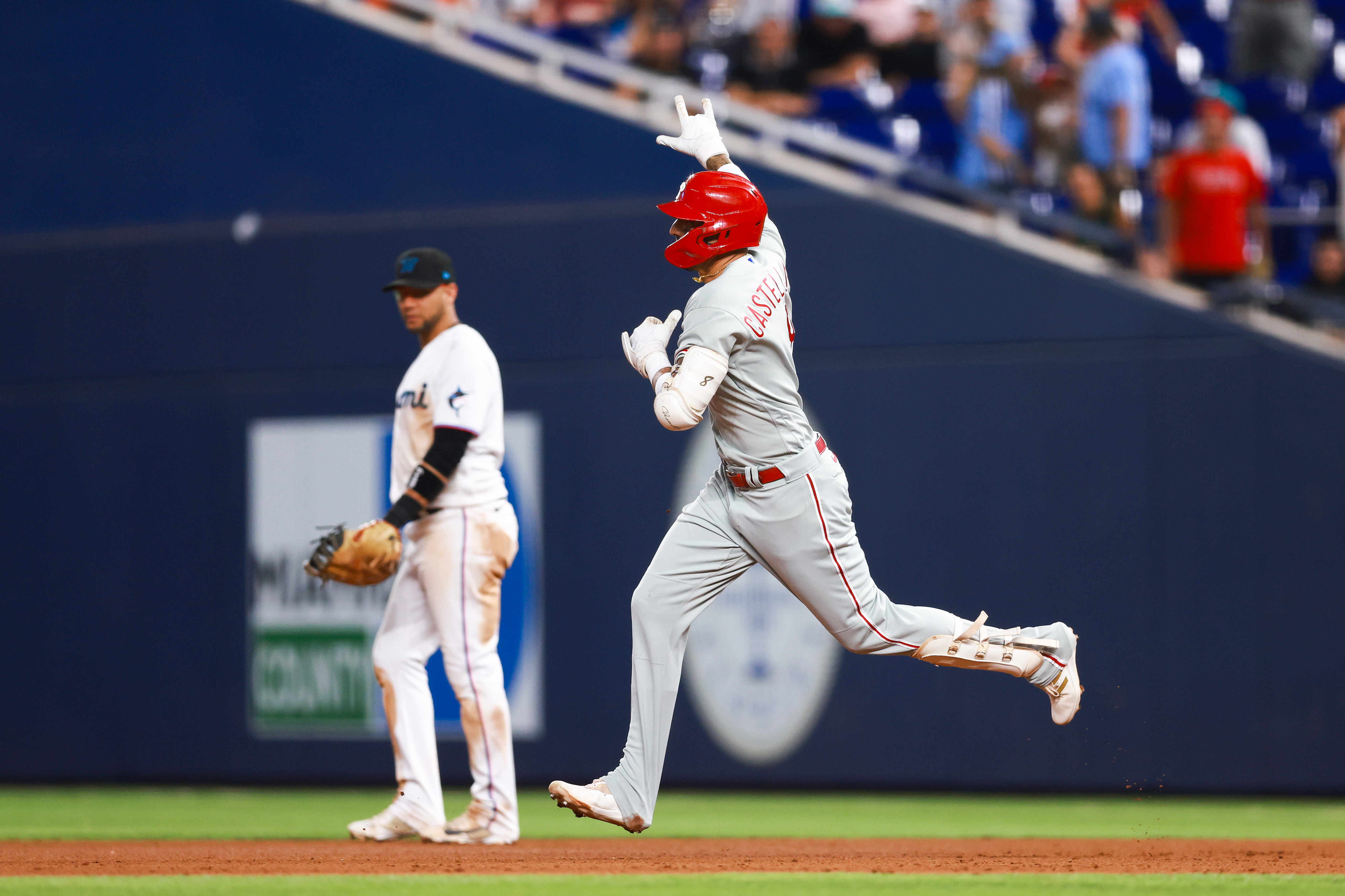 Lorenzen shuts down the Marlins in his Phillies debut. Realmuto