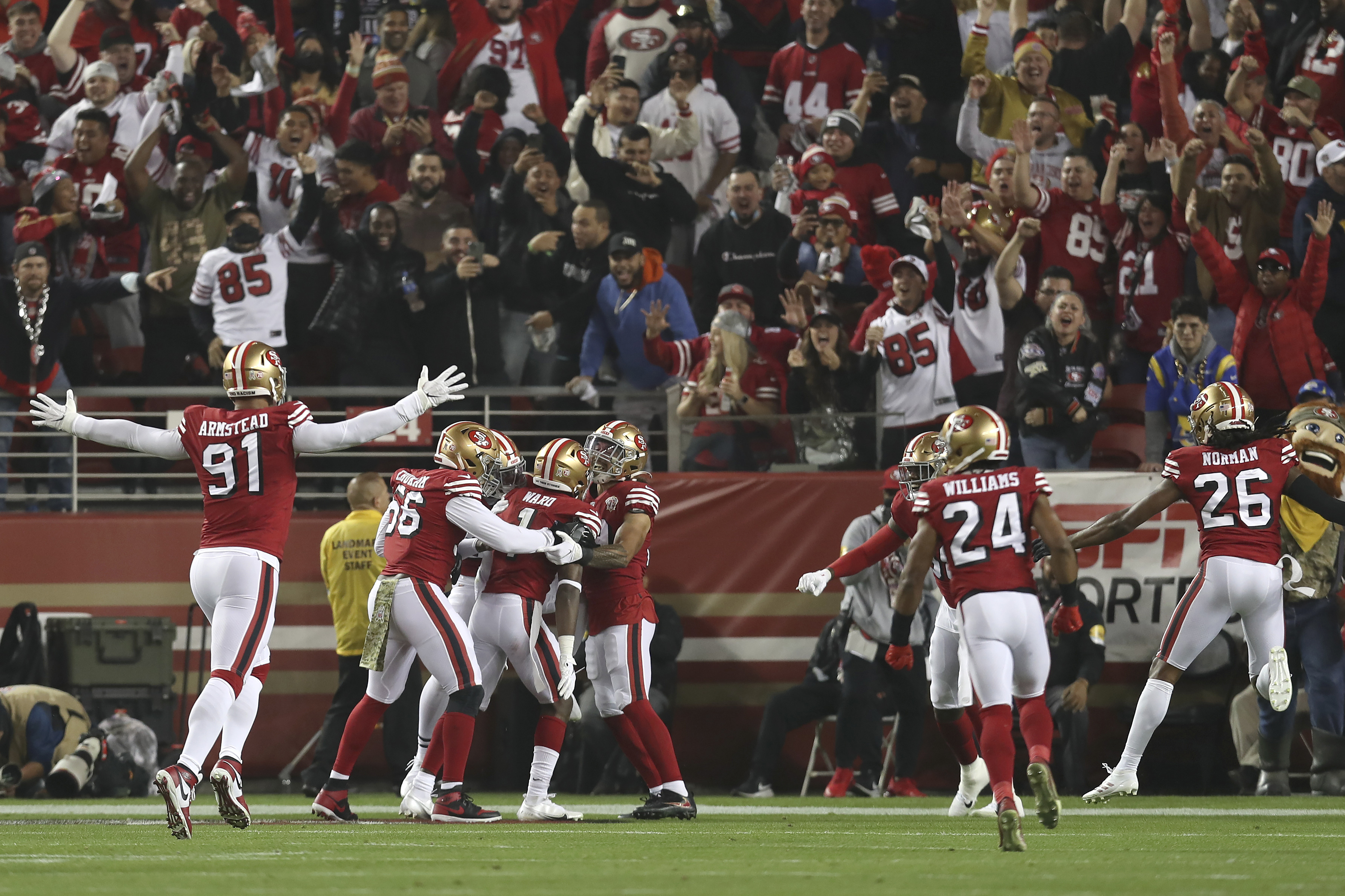 49ers win 1st home game in more than a year, 31-10 over Rams