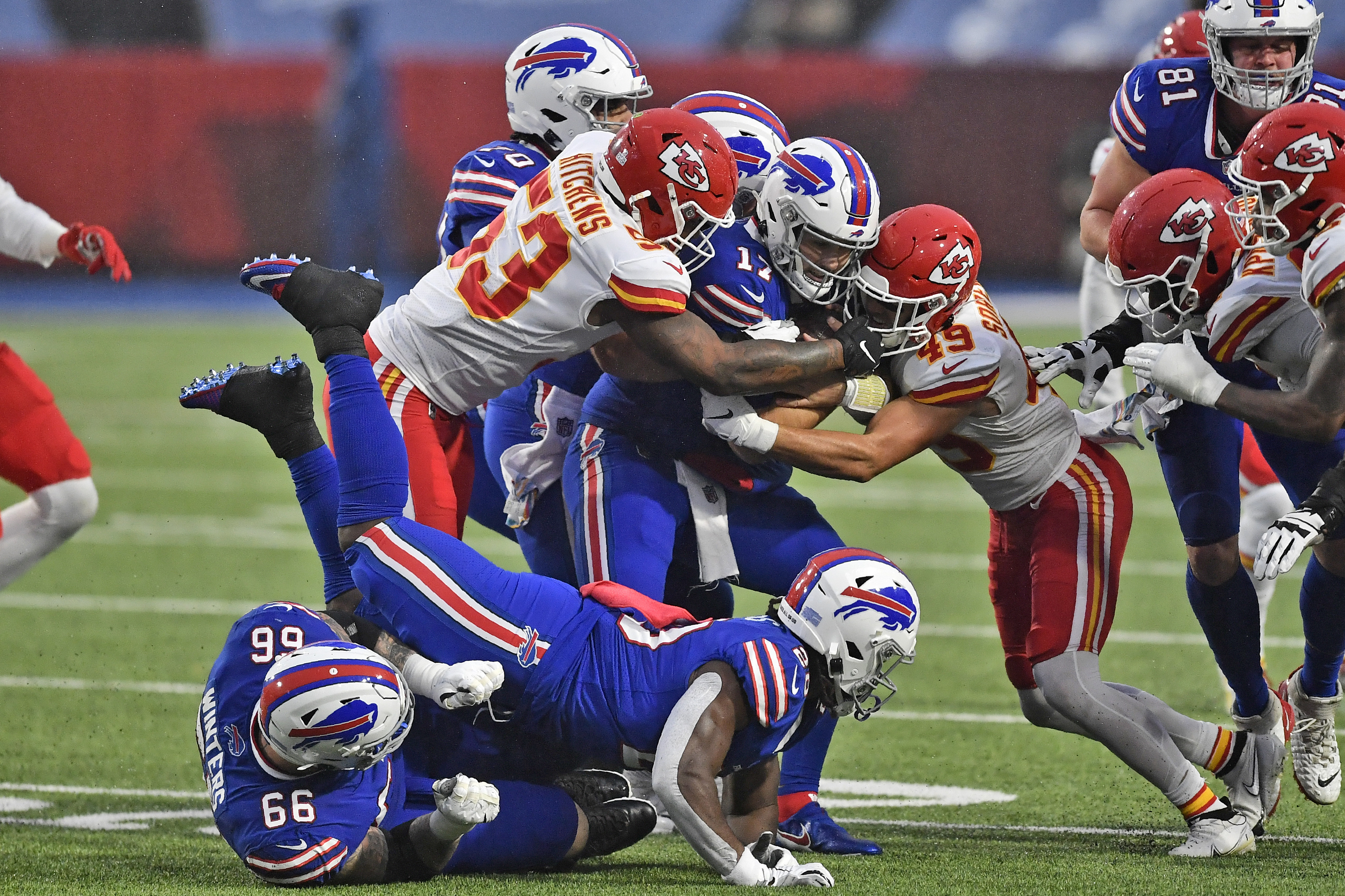 Chiefs, Edwards-Helaire run away with 26-17 win over Bills