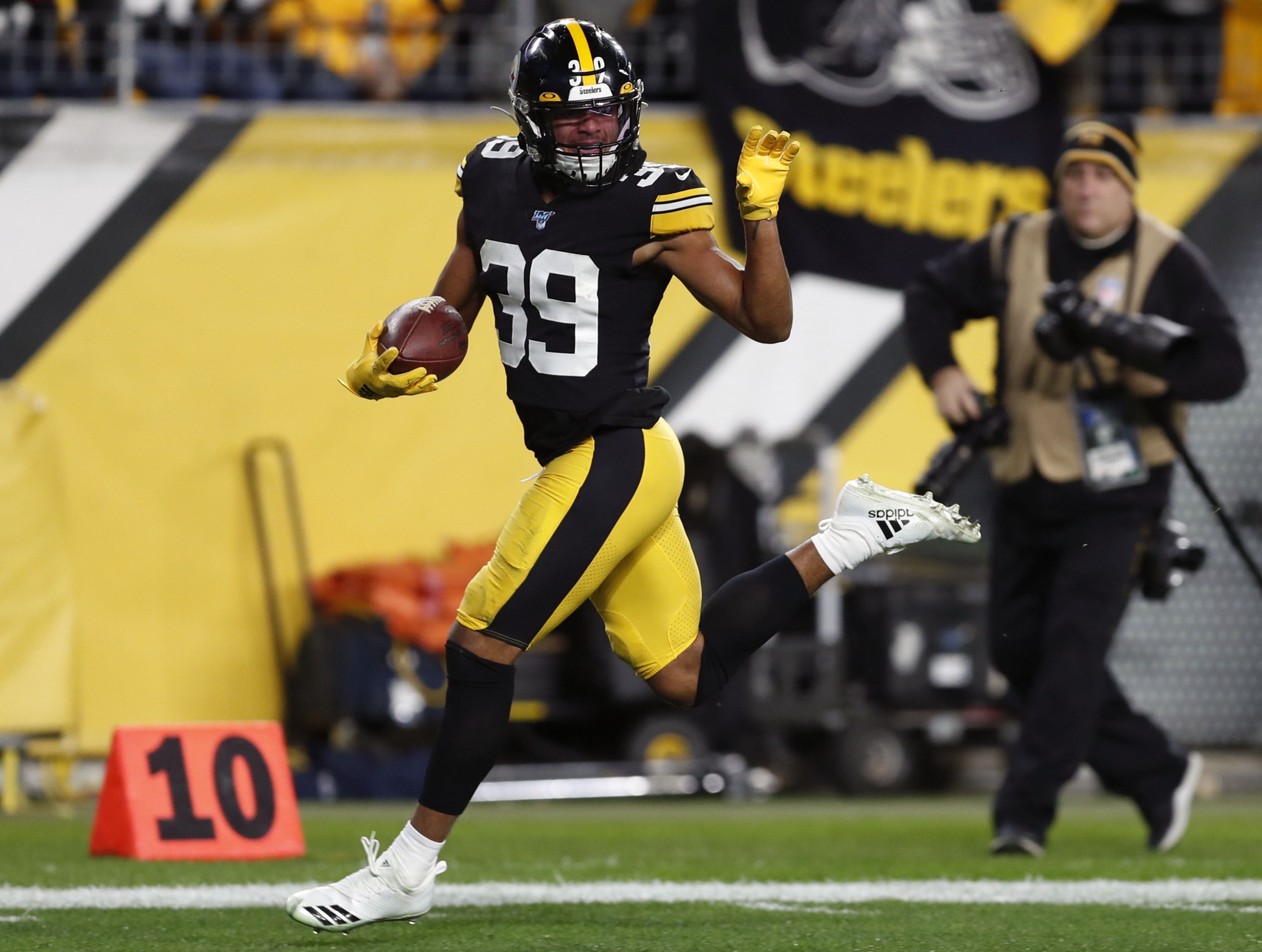 Former Tide star, Minkah Fitzpatrick seals a victory for Steelers