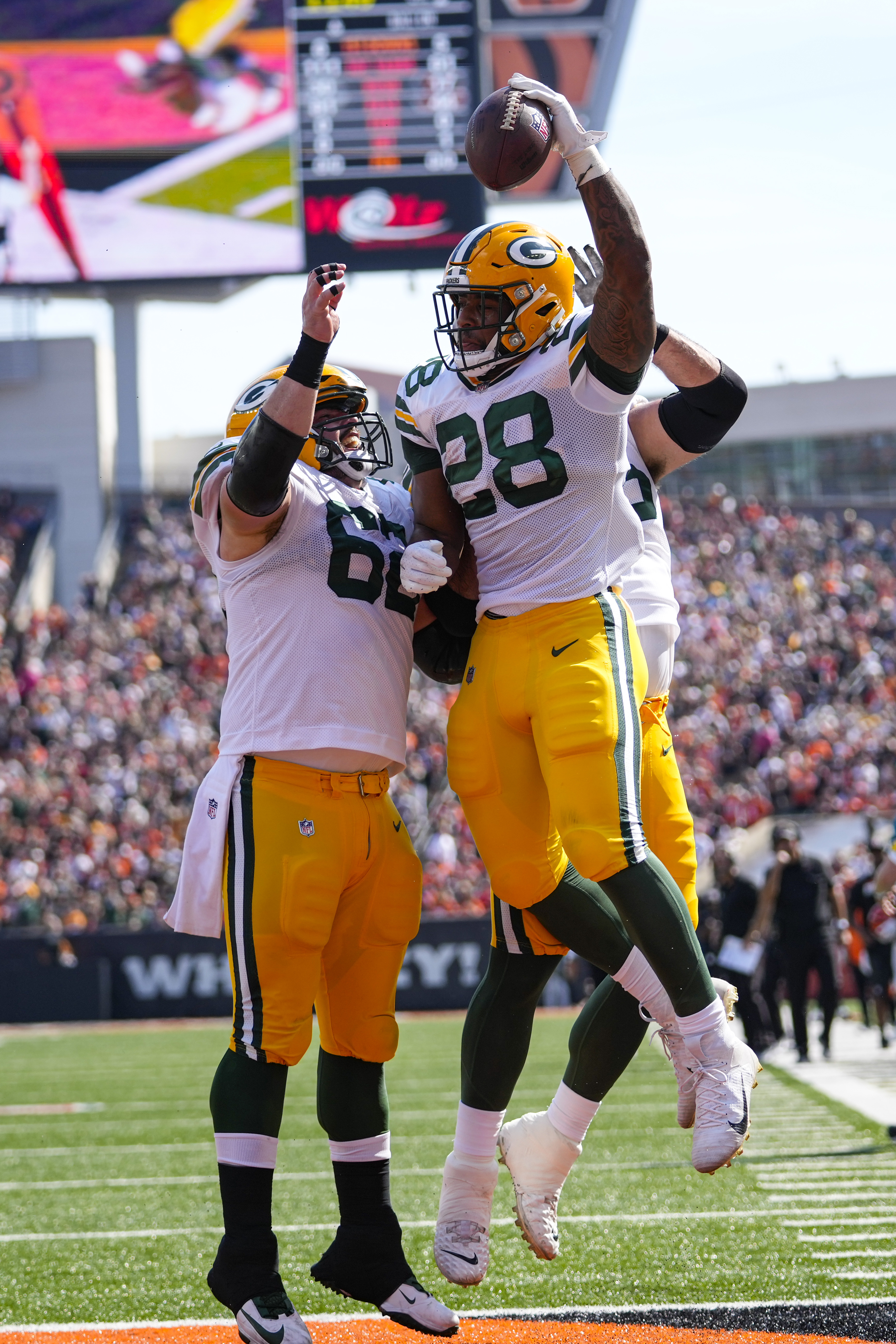 Crosby hits 49-yarder after 3 misses, Packers top Bengals