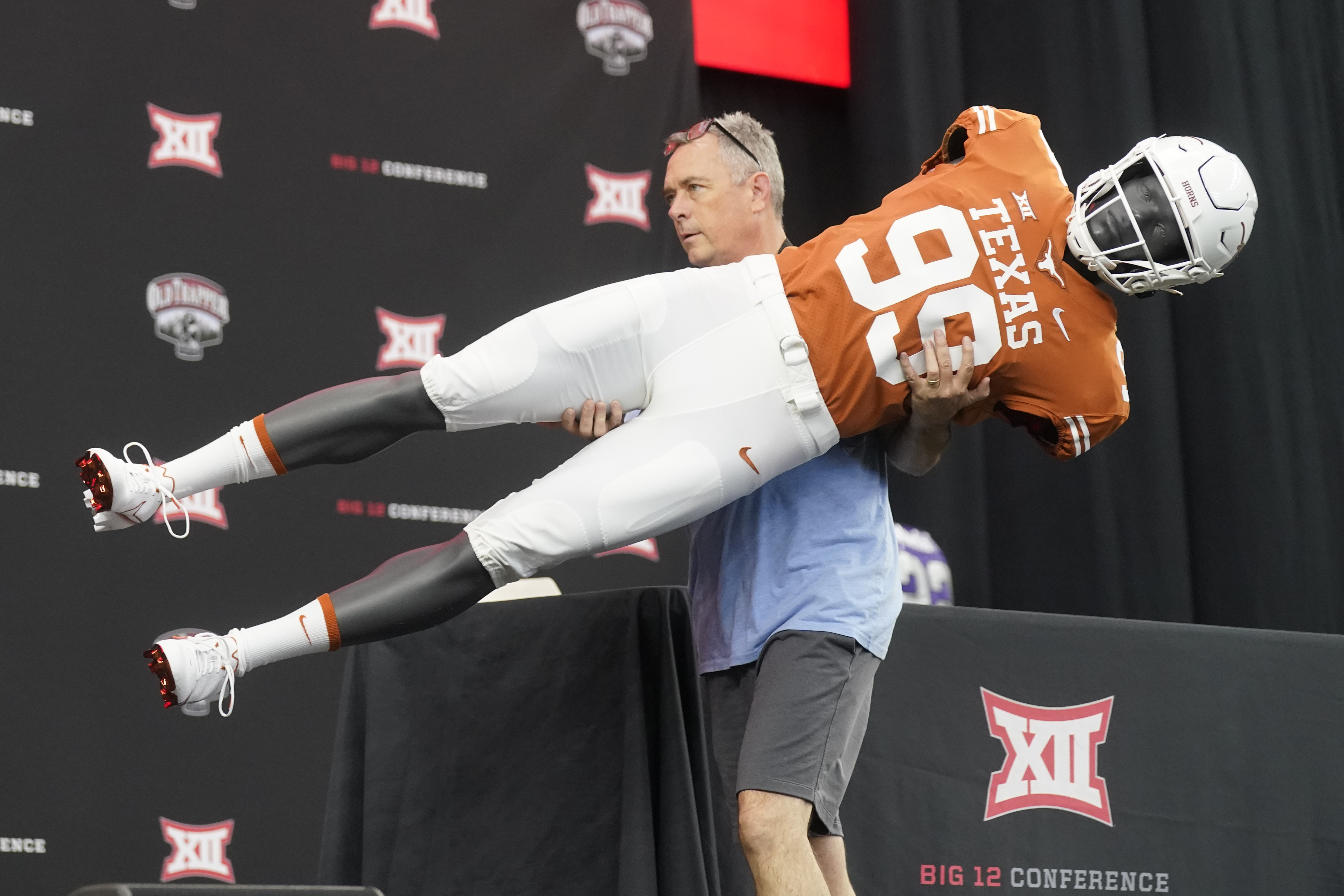 Texas Longhorns Won't Wear Alternate Football Uniforms Under