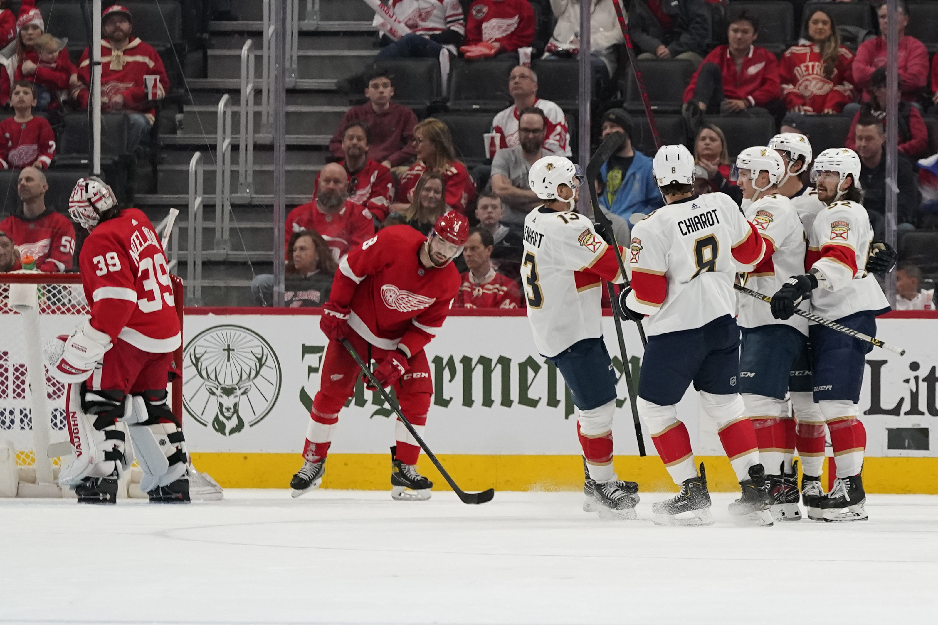 Panthers' win streak reaches 10 games with rout of Red Wings