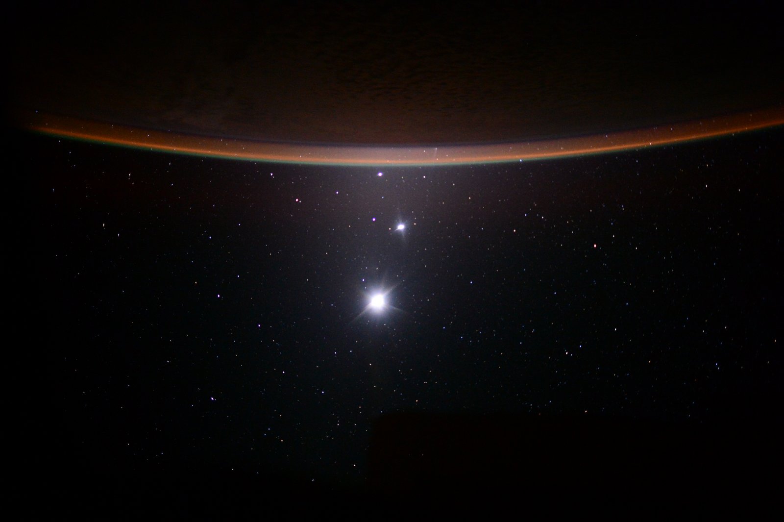 See A Brilliant Venus Beside A Breathtaking Bundle Of Stars: The Night Sky  This Week