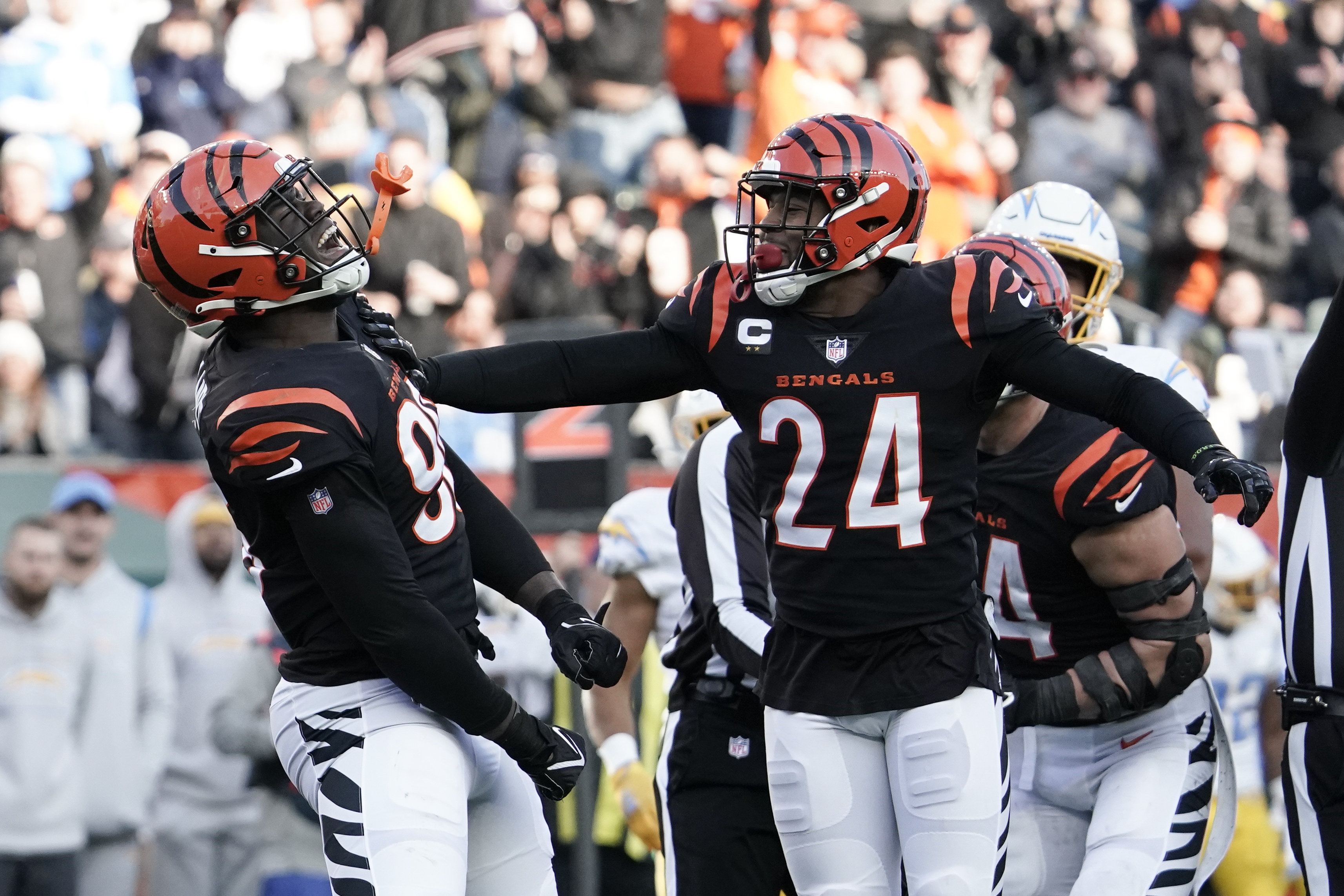 Los Angeles Chargers Crush Cincinnati Bengals 41-22 in AFC Showdown -  Sports Illustrated Cincinnati Bengals News, Analysis and More