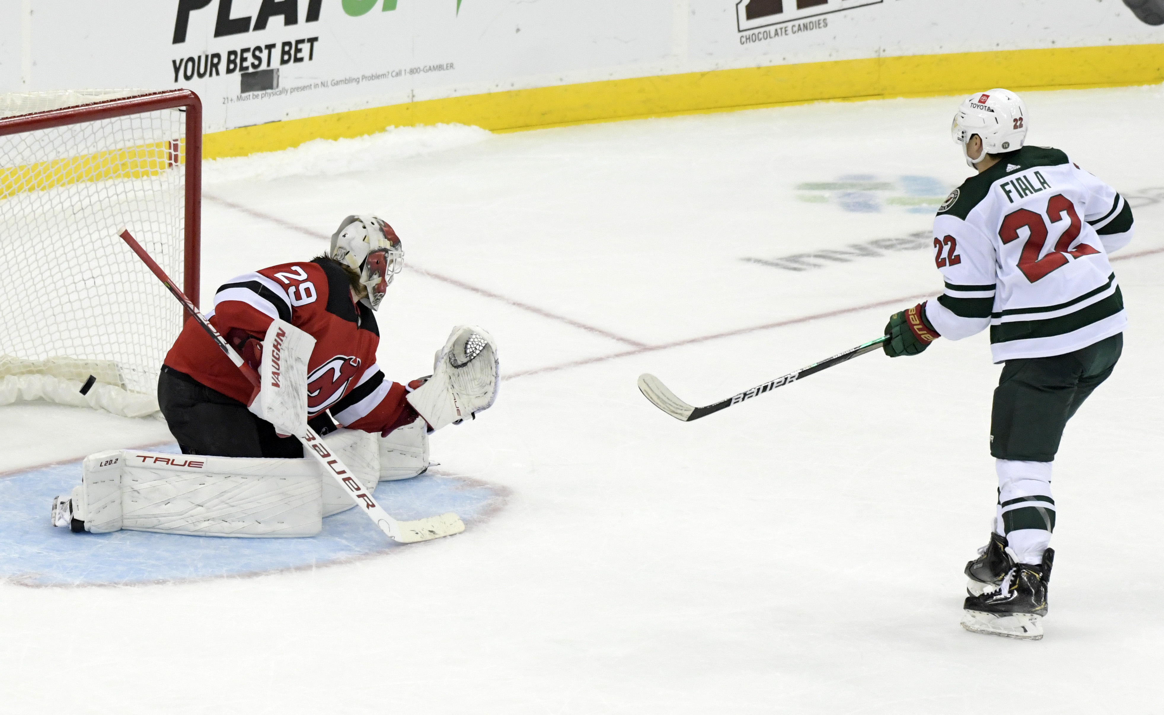 NJ Devils lose shootout to Philadelphia Flyers -- photos