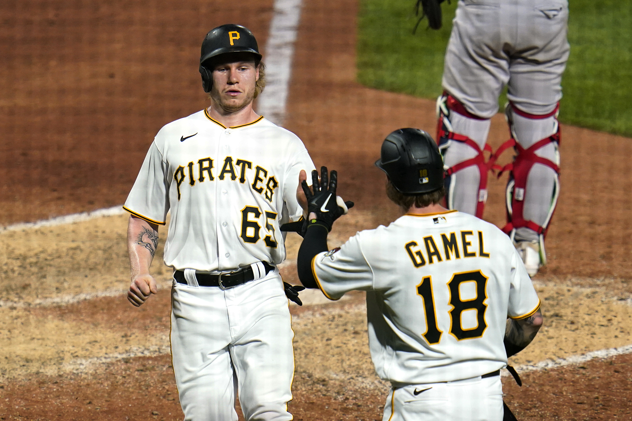 Pirates turn two to end game, 10/05/2022