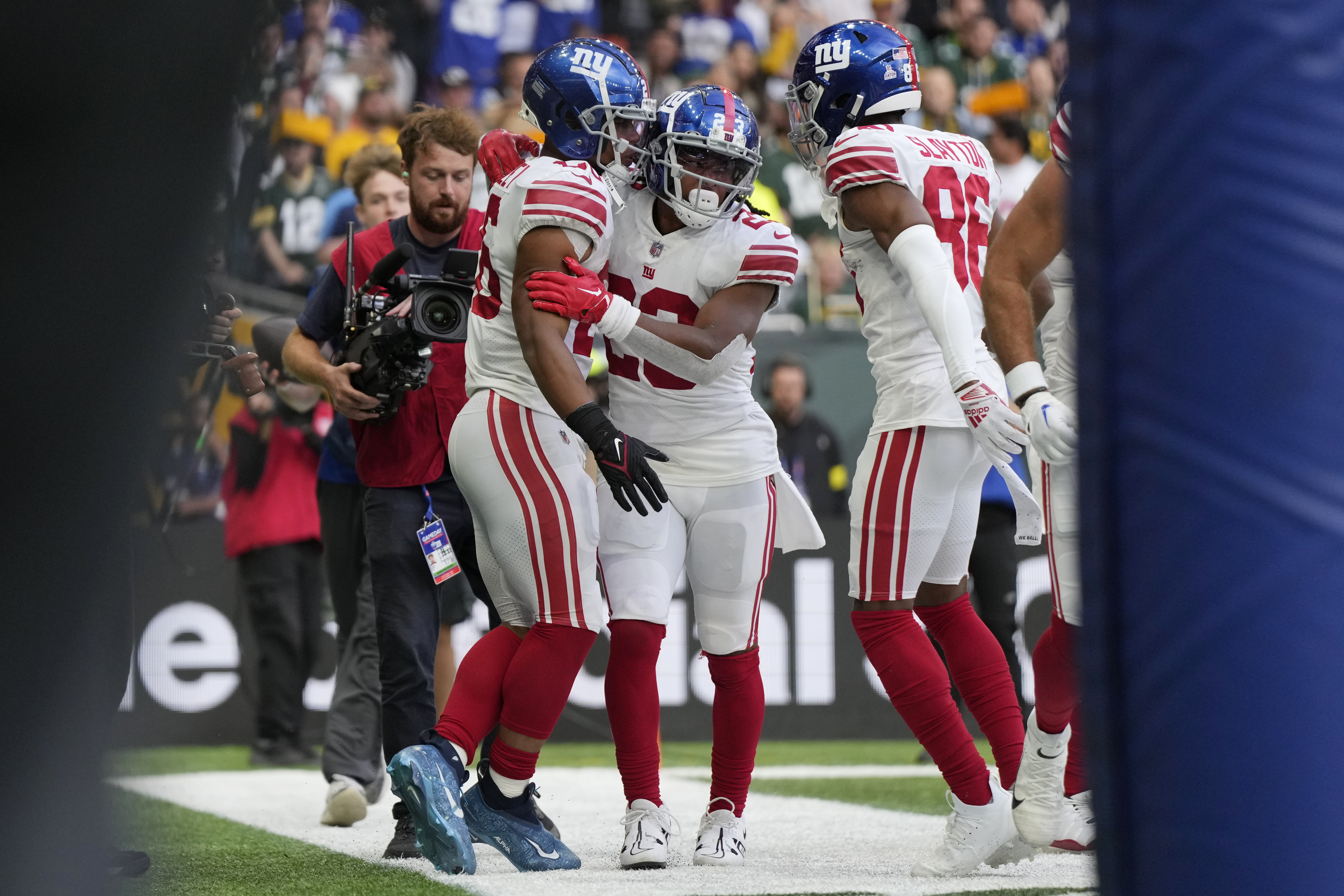 Why was NY Giants punter Jamie Gillan not allowed to fly home from London  with the team? - AS USA