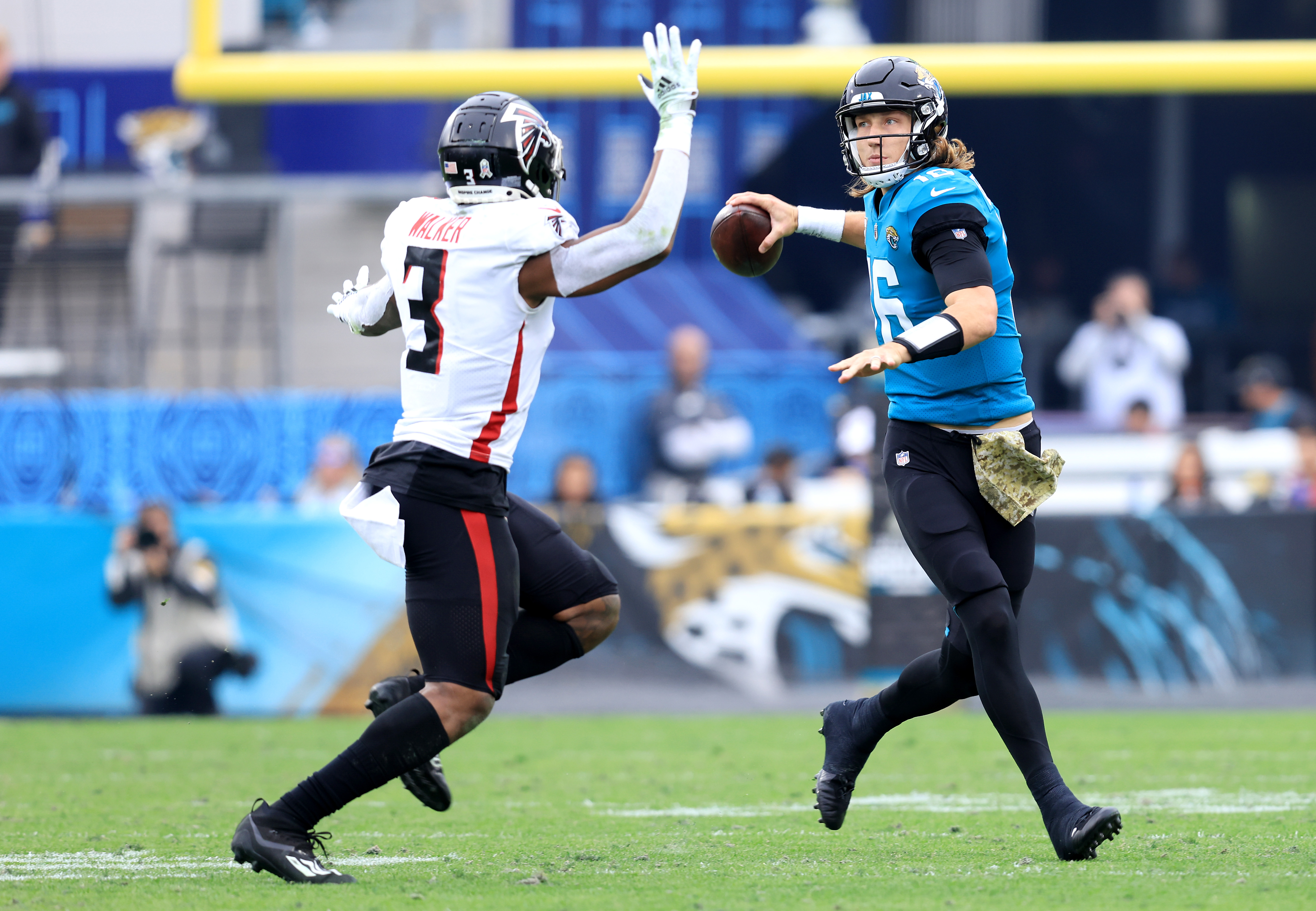 November 28, 2021 - Jacksonville, FL, U.S: Jacksonville Jaguars linebacker Josh  Allen (41) during 1st half NFL football game between the Atlanta Falcons  and the Jacksonville Jaguars at TIAA Bank Field in