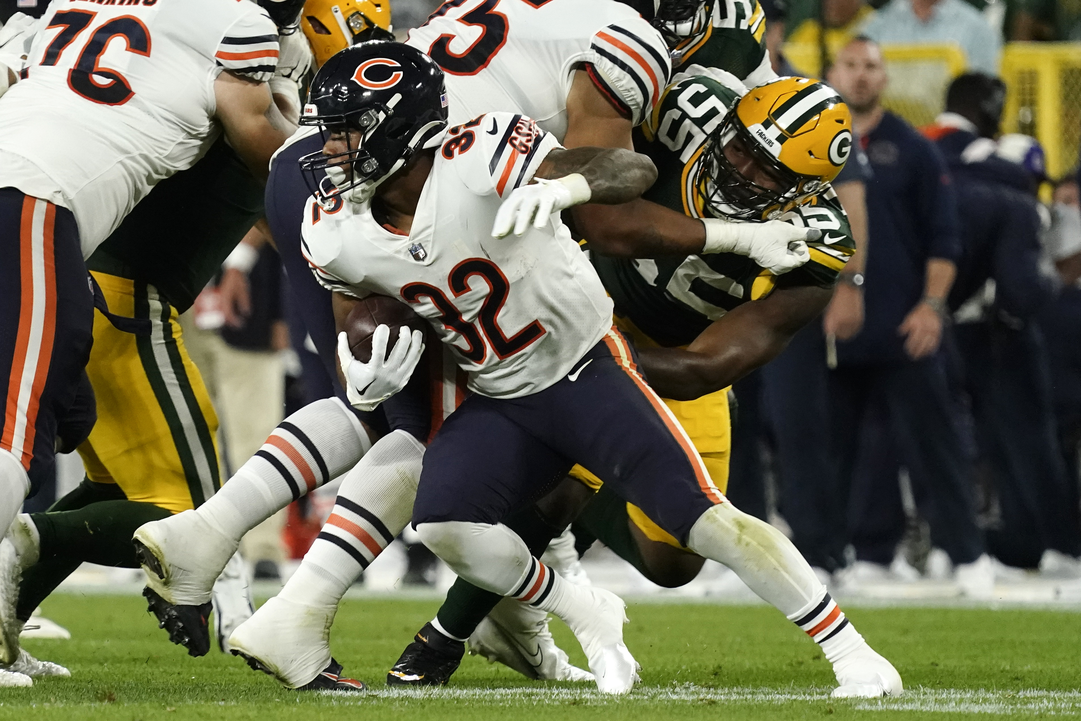 Rodgers, Packers lean on Jones, take care of Bears 27-10 – KLBK, KAMC