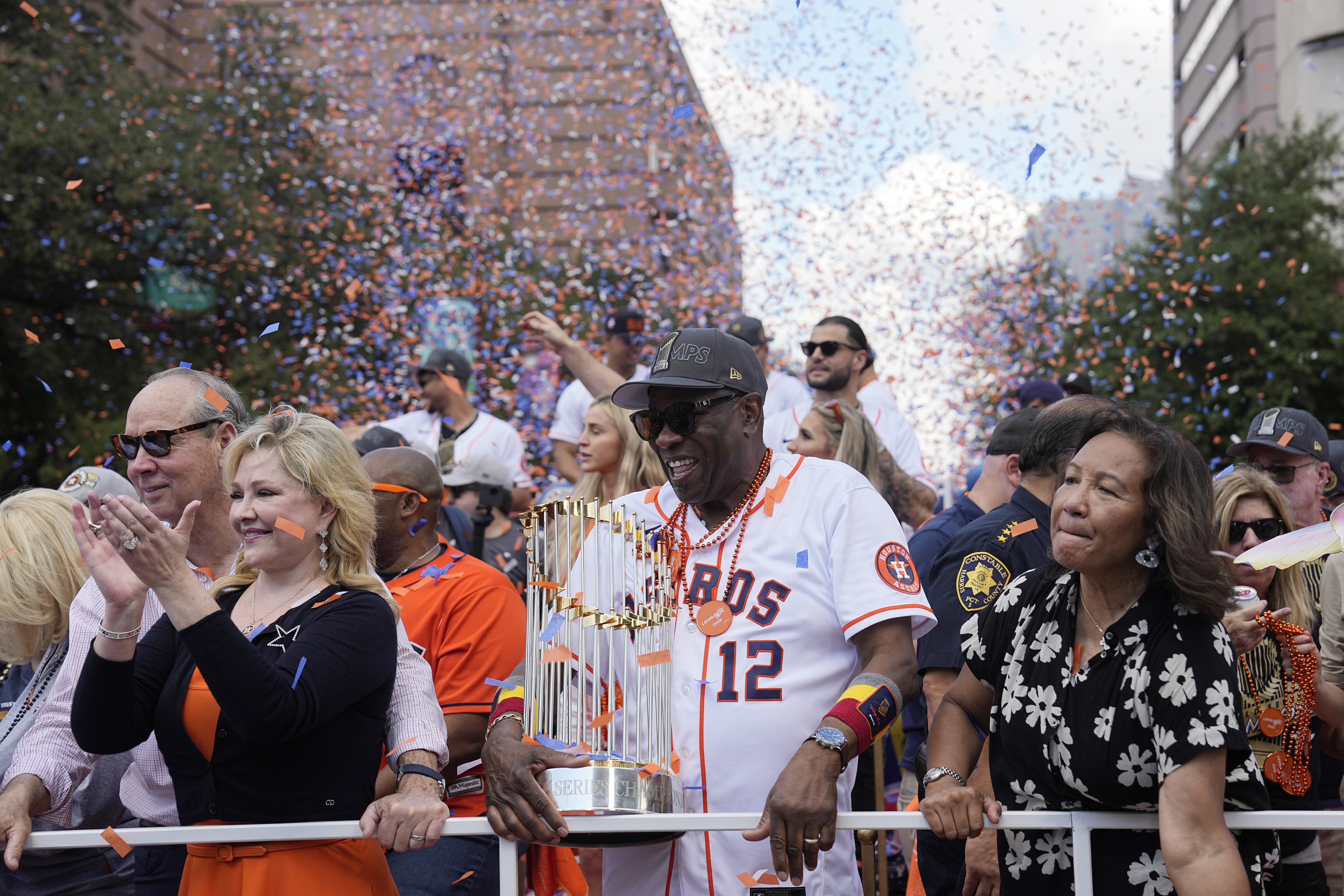Dusty Baker agrees to one-year contract to manage Astros in 2022
