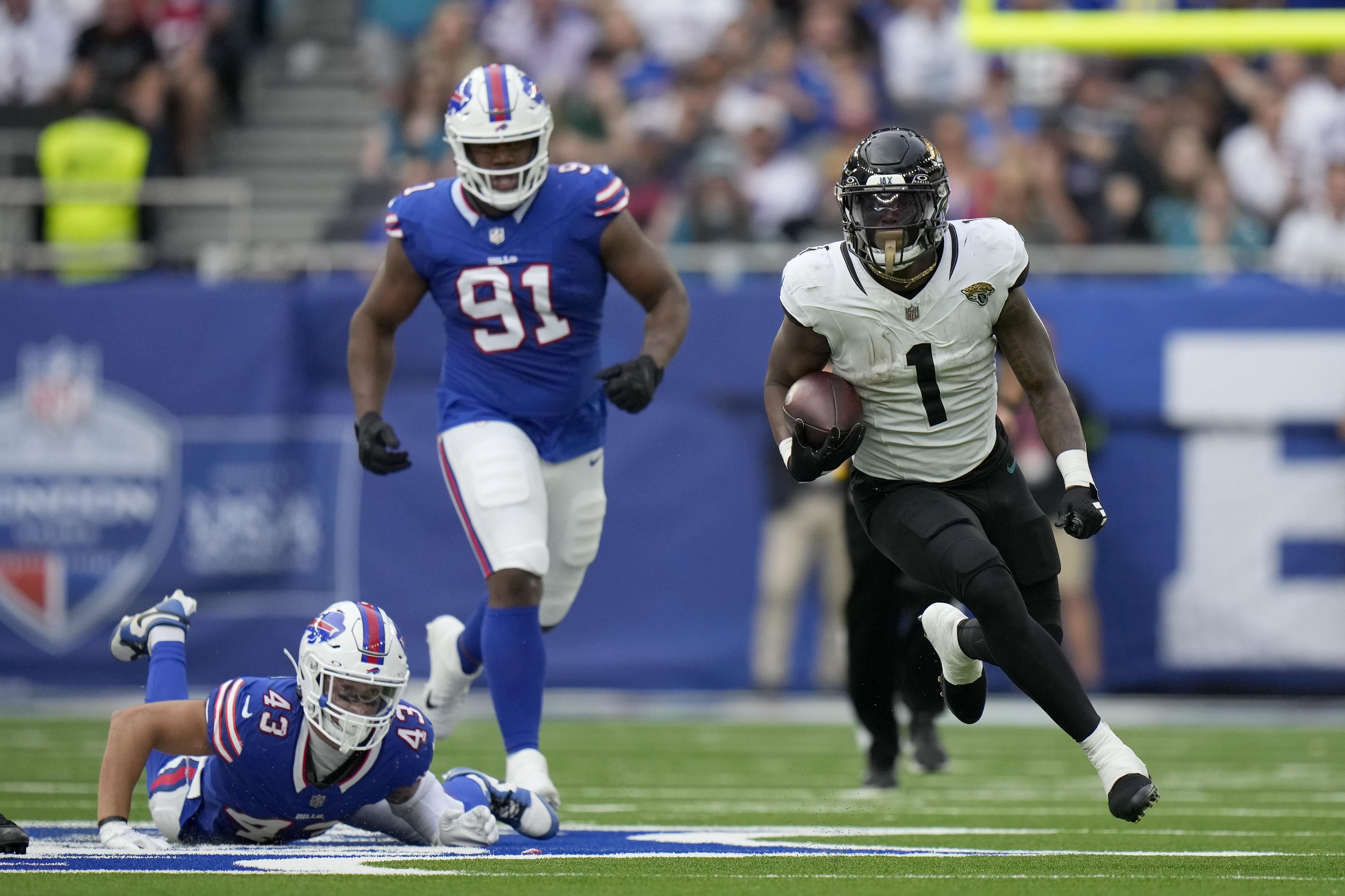 Buffalo Bills' Ed Oliver plans to 'outplay' value of deal